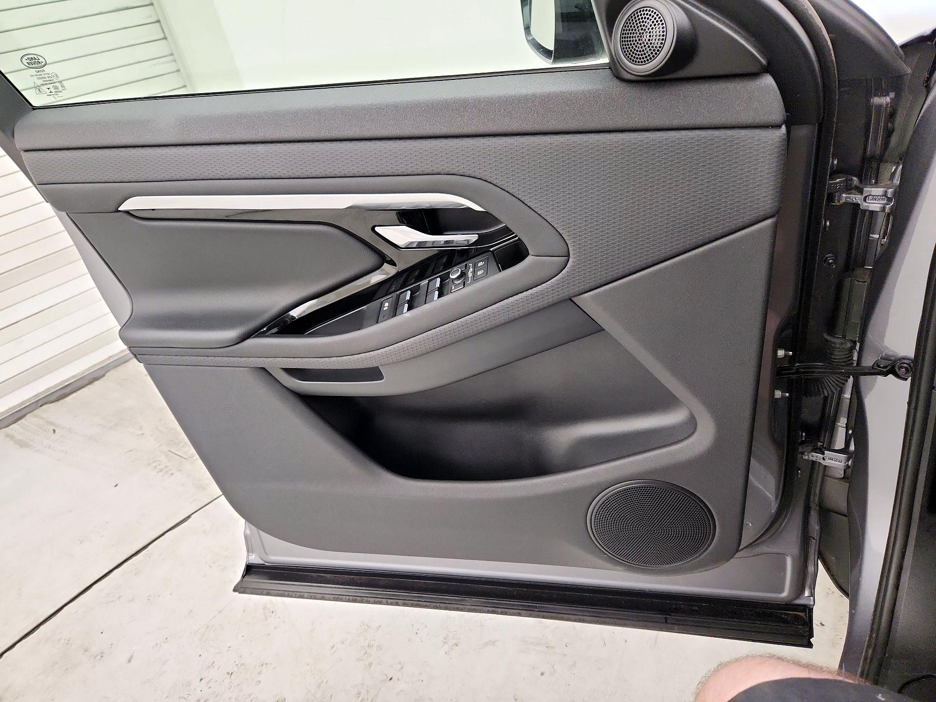 Thumbnail: 2021 Land Rover Range Rover Evoque - 12