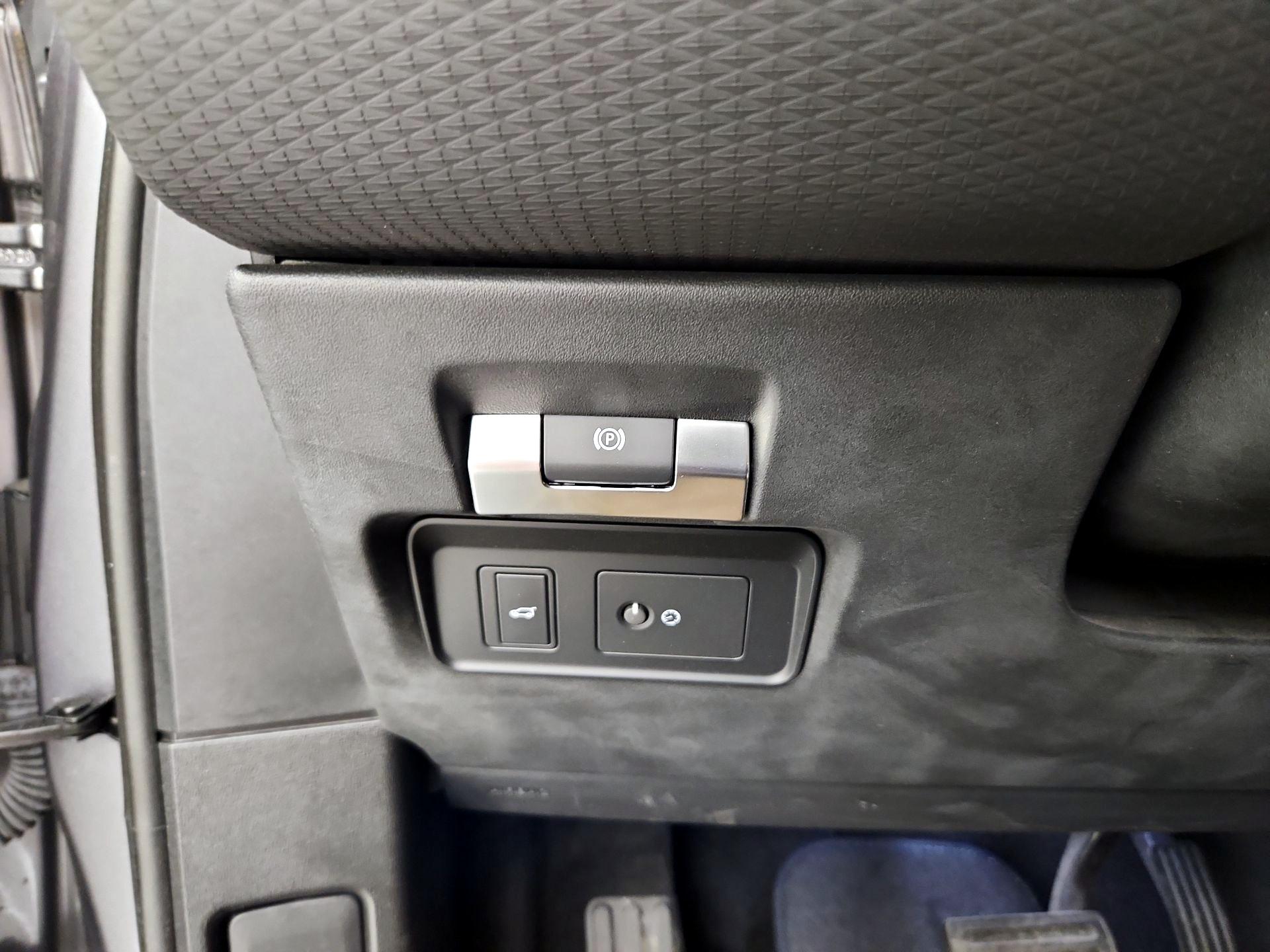 Thumbnail: 2021 Land Rover Range Rover Evoque - 13