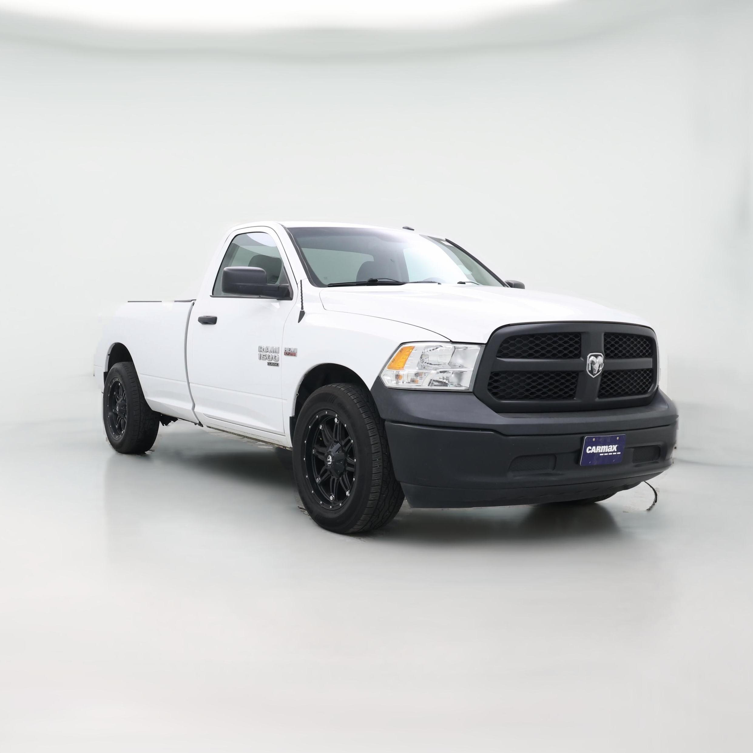 Thumbnail: 2019 RAM 1500 Classic - 1