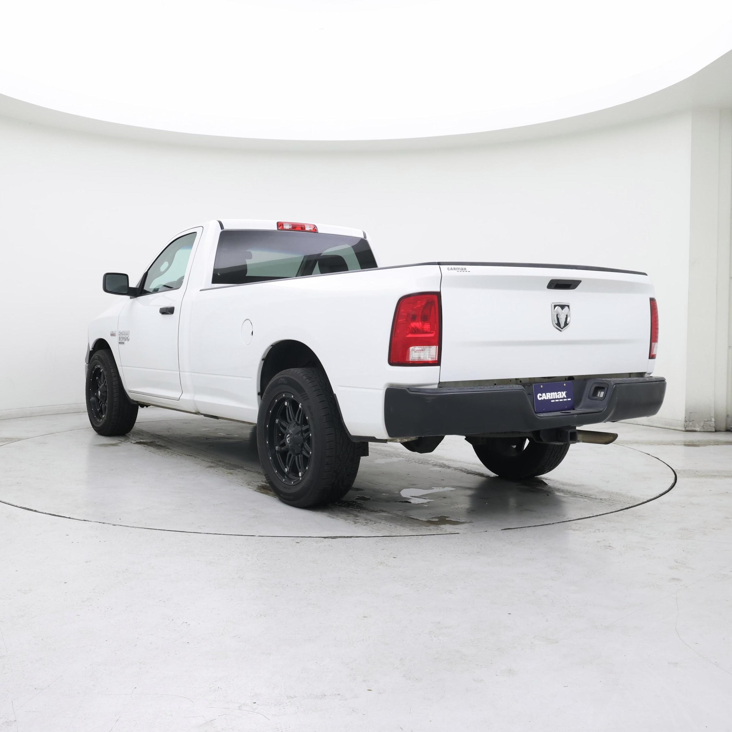 Thumbnail: 2019 RAM 1500 Classic - 2