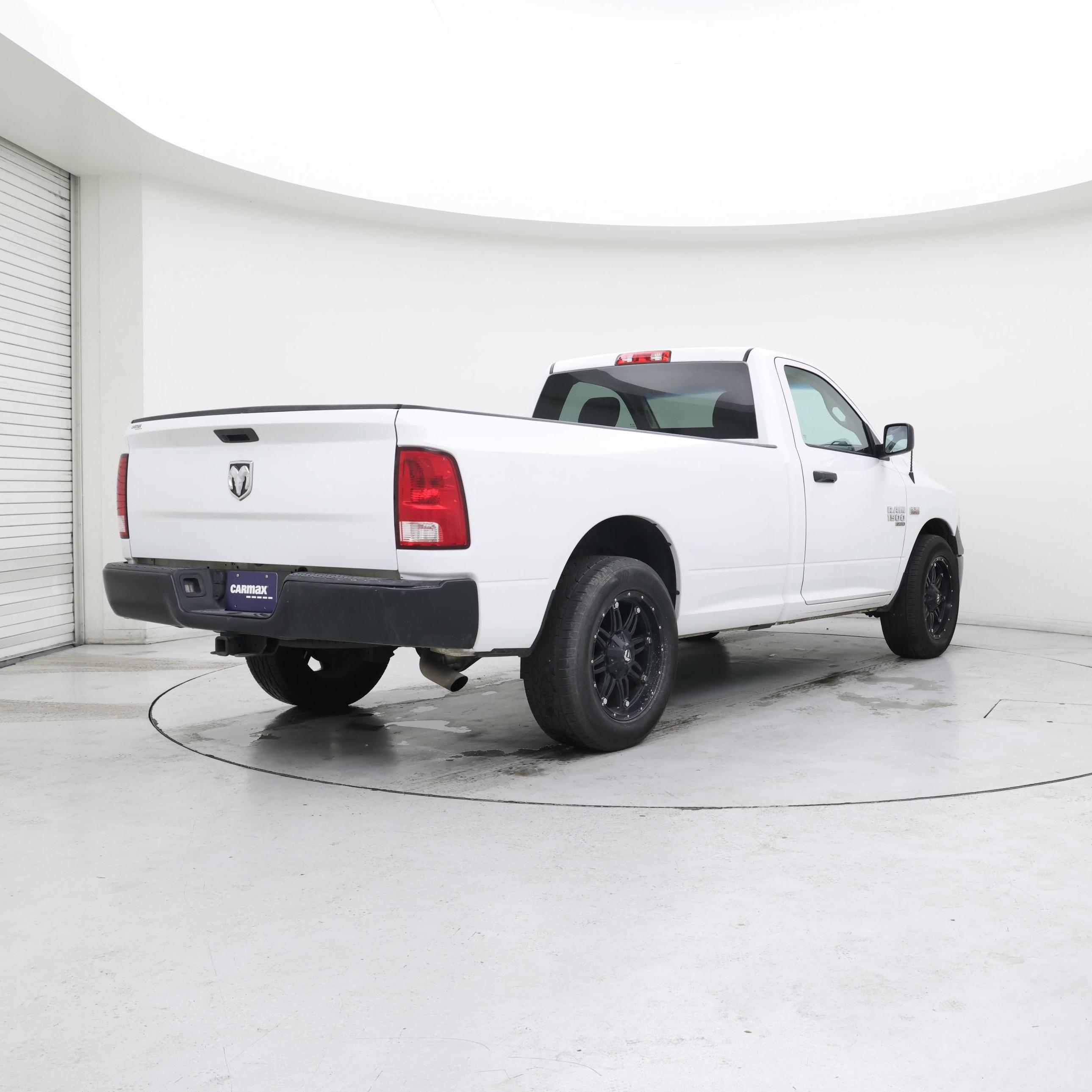 Thumbnail: 2019 RAM 1500 Classic - 8