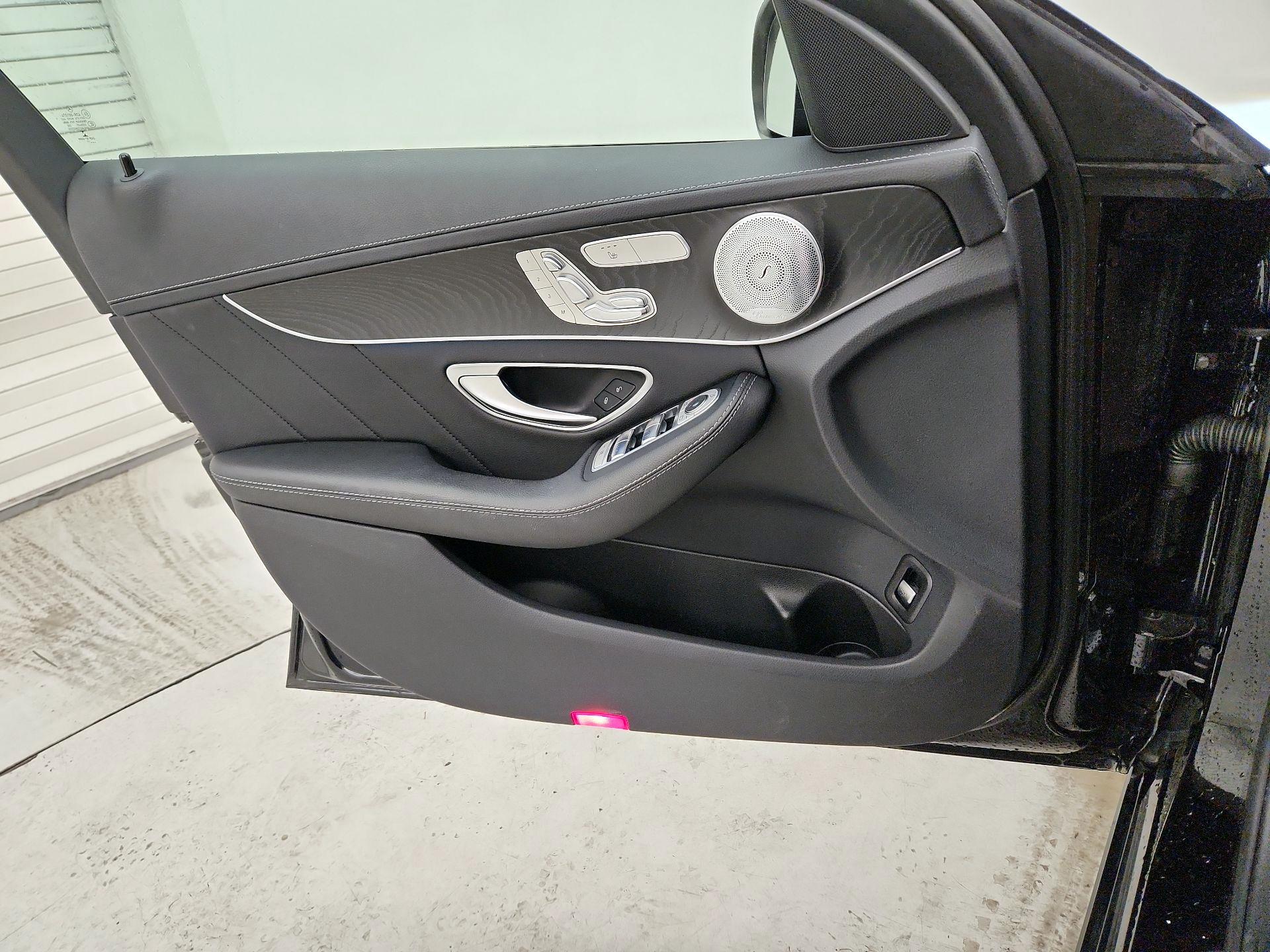 Thumbnail: 2017 Mercedes-Benz C-Class - 12