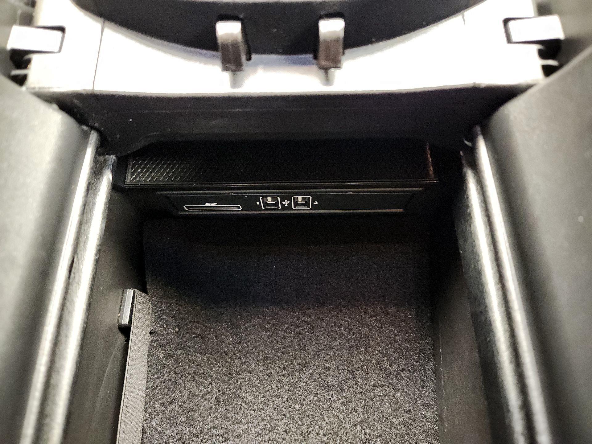 Thumbnail: 2017 Mercedes-Benz C-Class - 19