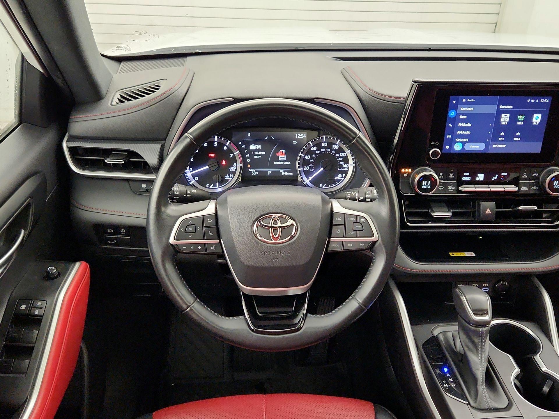 Thumbnail: 2023 Toyota Highlander - 10