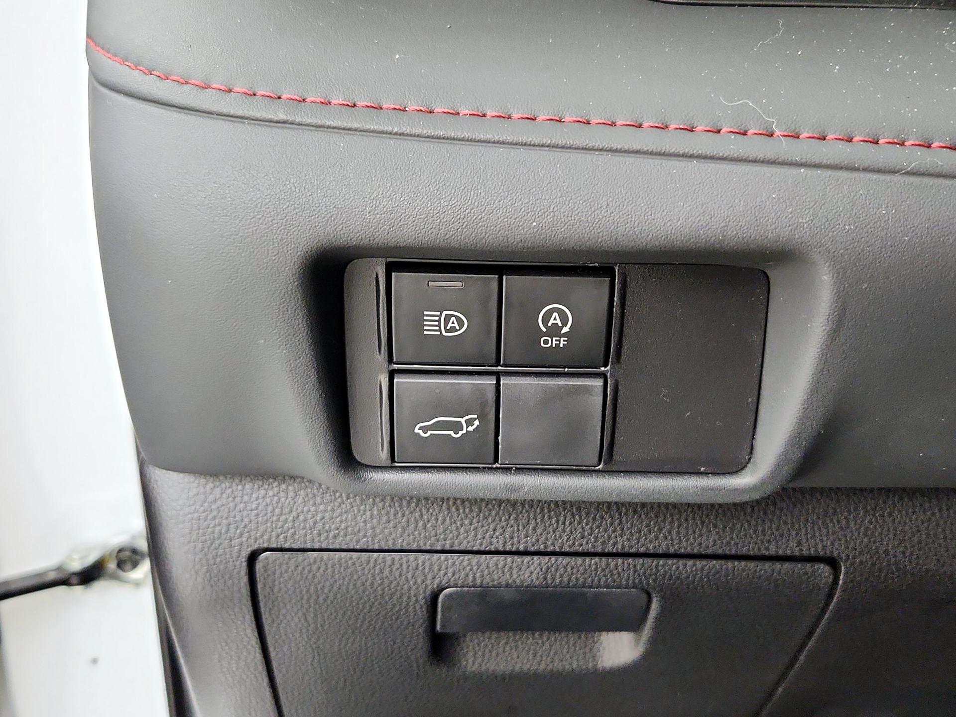 Thumbnail: 2023 Toyota Highlander - 13