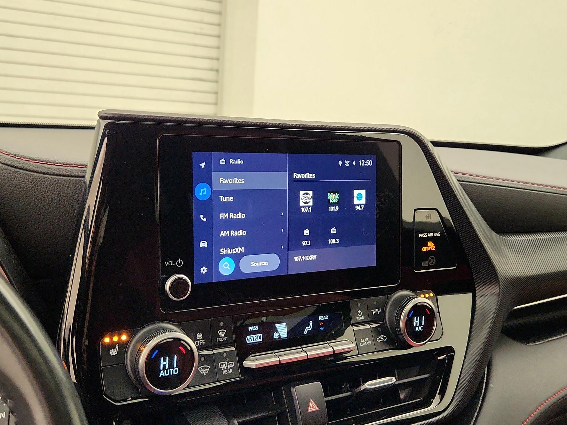 Thumbnail: 2023 Toyota Highlander - 15