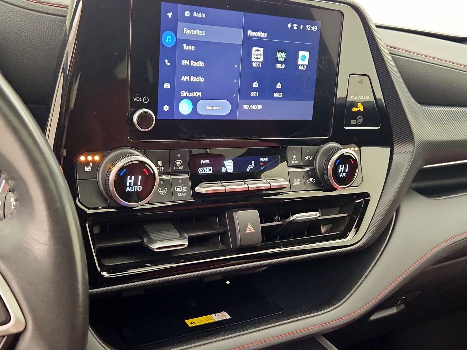 Thumbnail: 2023 Toyota Highlander - 16