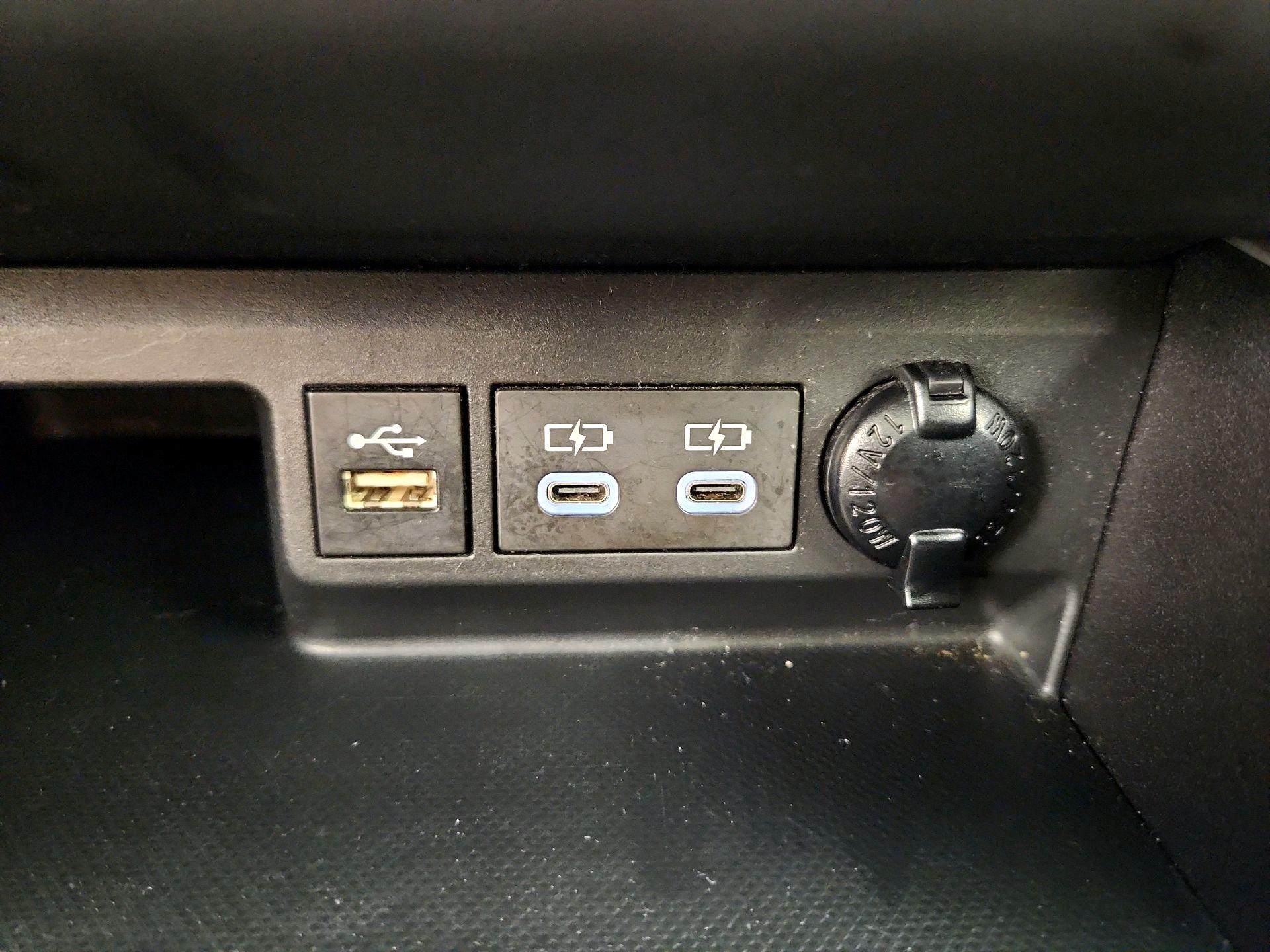 Thumbnail: 2023 Toyota Highlander - 18