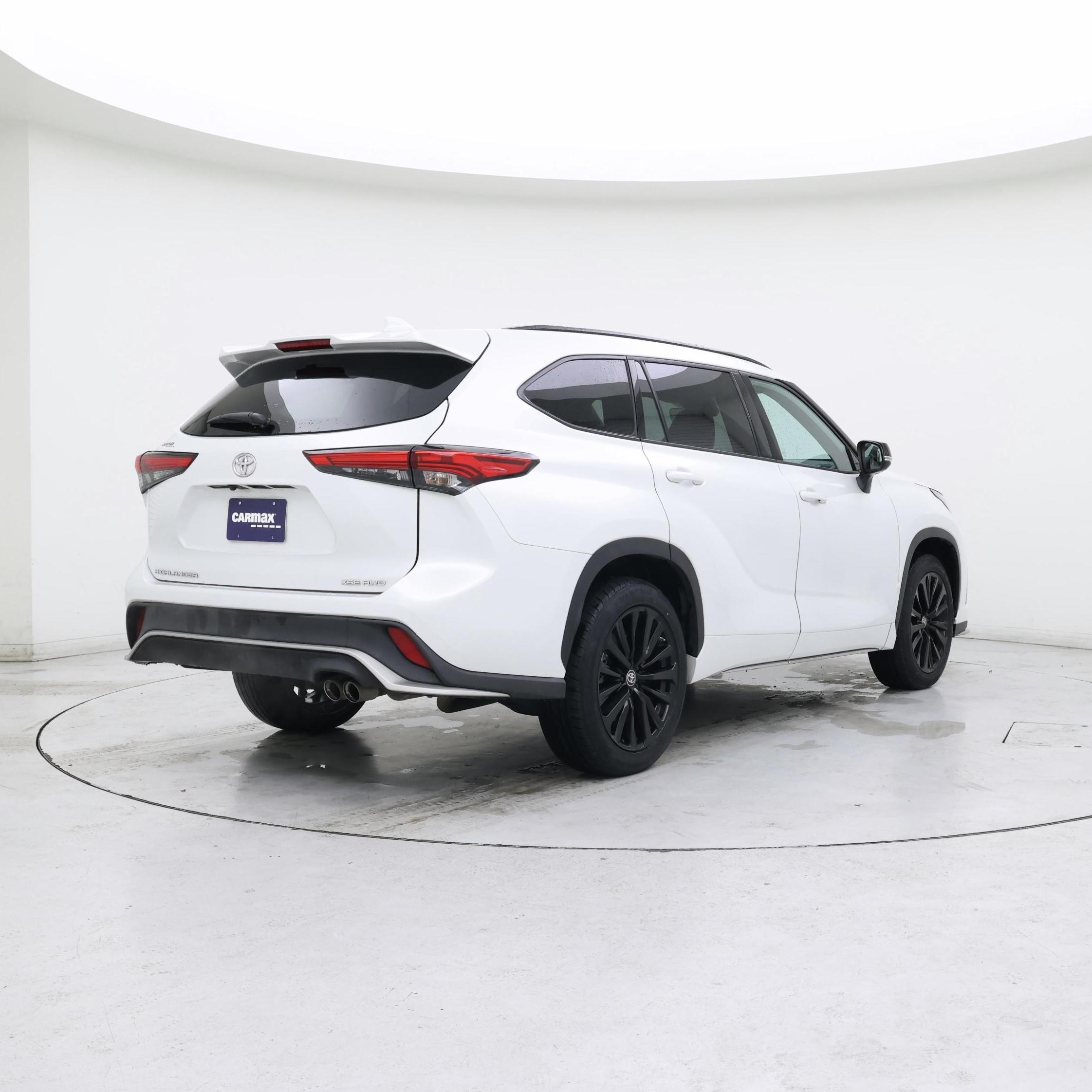 Thumbnail: 2023 Toyota Highlander - 8