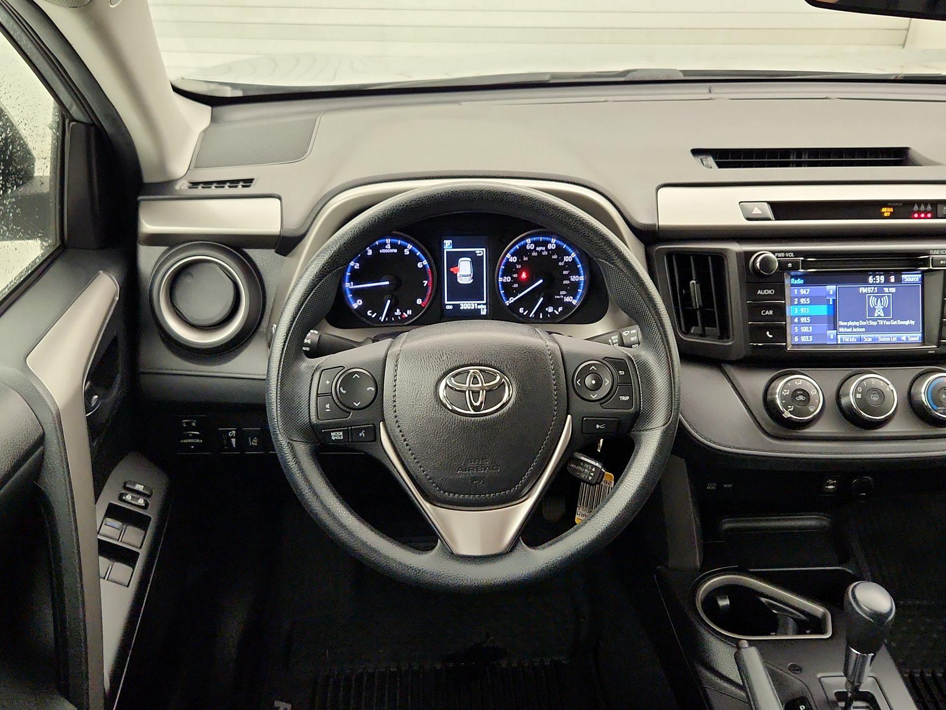 Thumbnail: 2018 Toyota RAV4 - 10