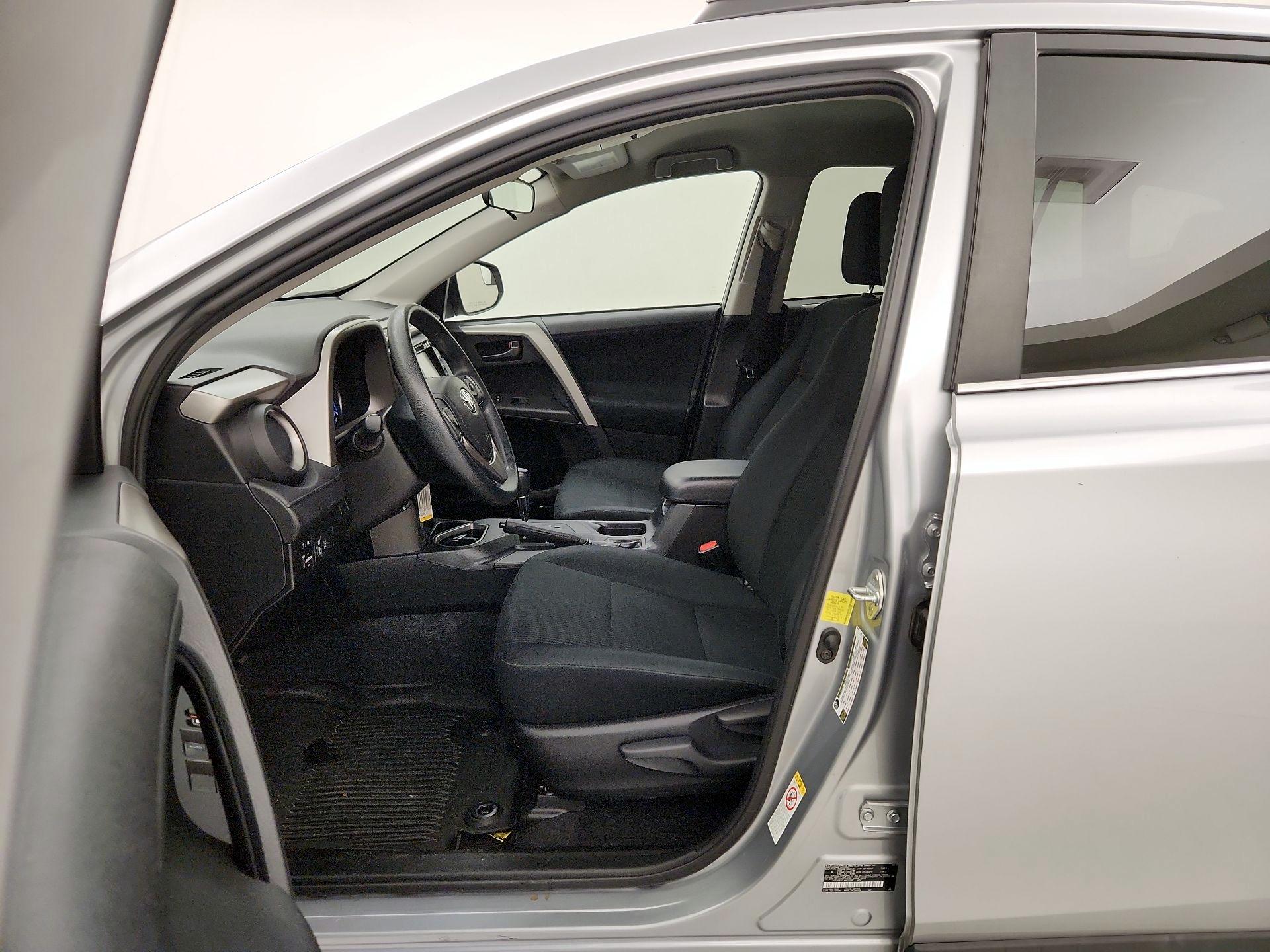 Thumbnail: 2018 Toyota RAV4 - 11