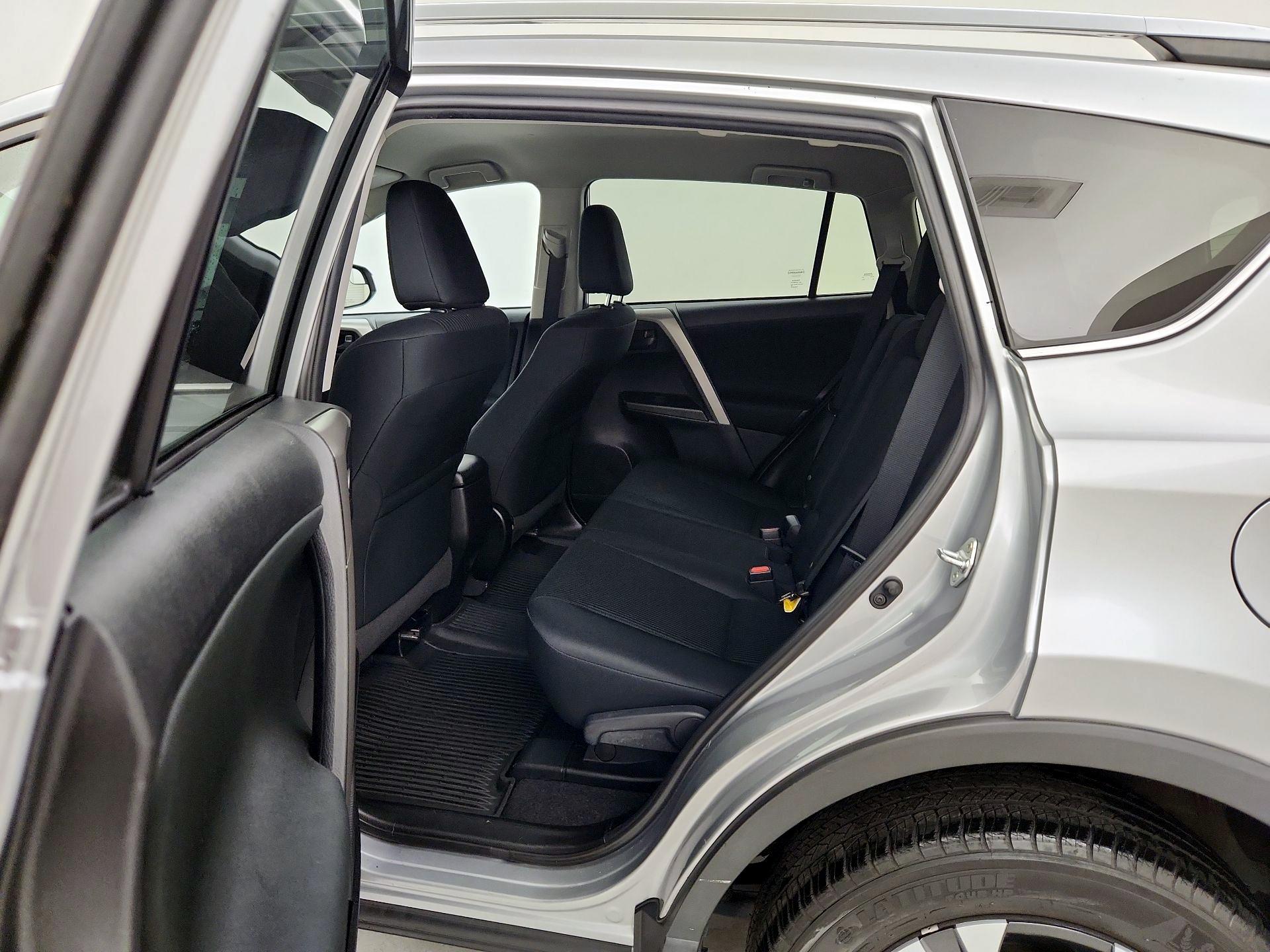 Thumbnail: 2018 Toyota RAV4 - 19