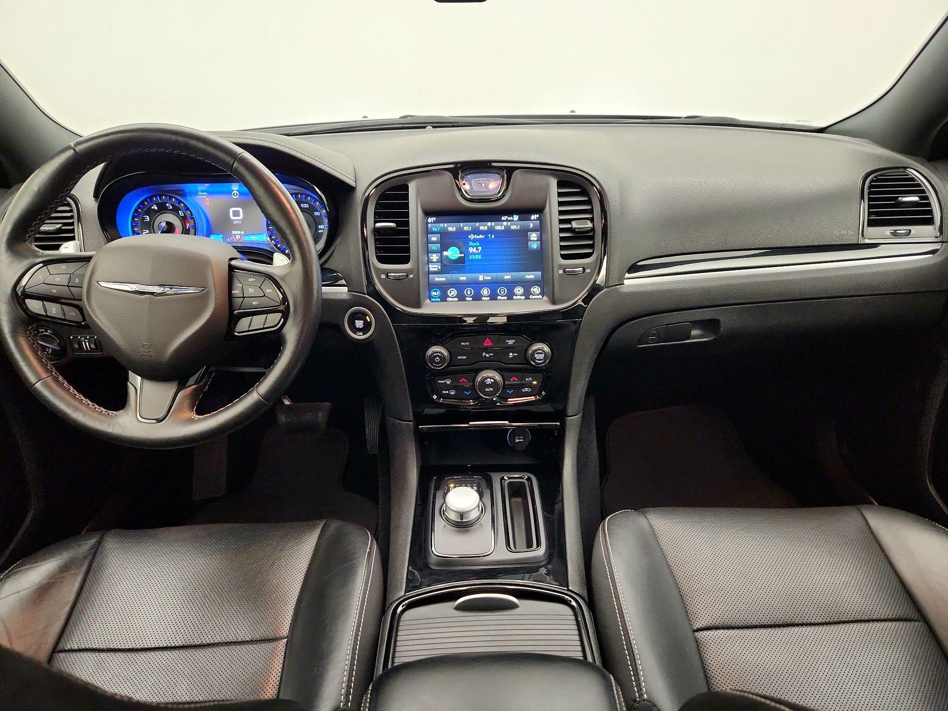 Thumbnail: 2022 Chrysler 300 - 9