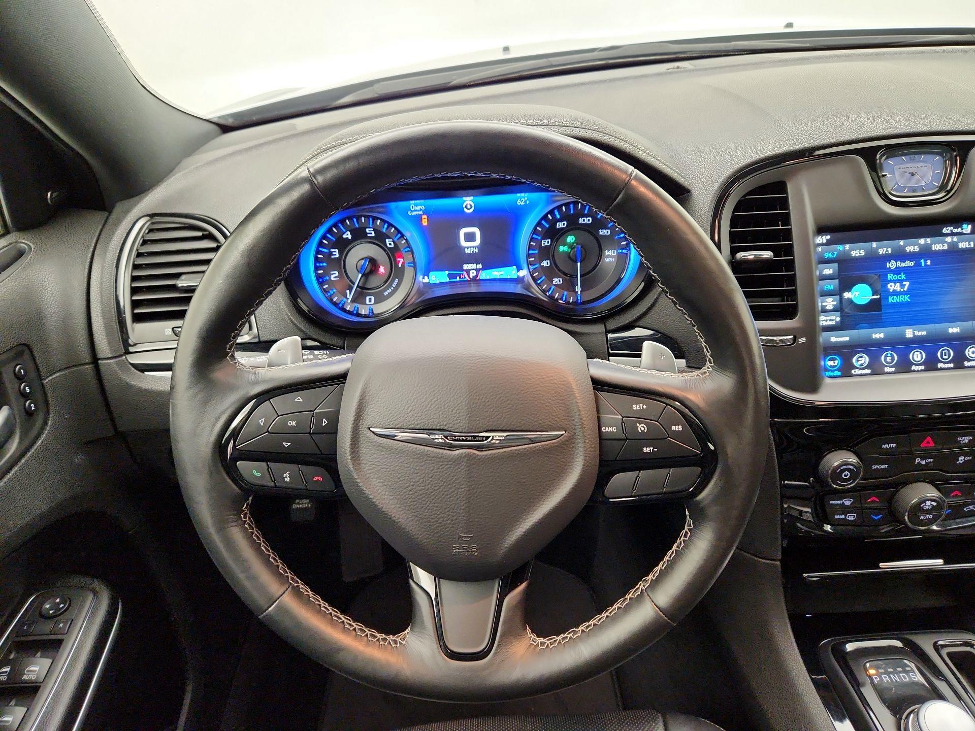 Thumbnail: 2022 Chrysler 300 - 10