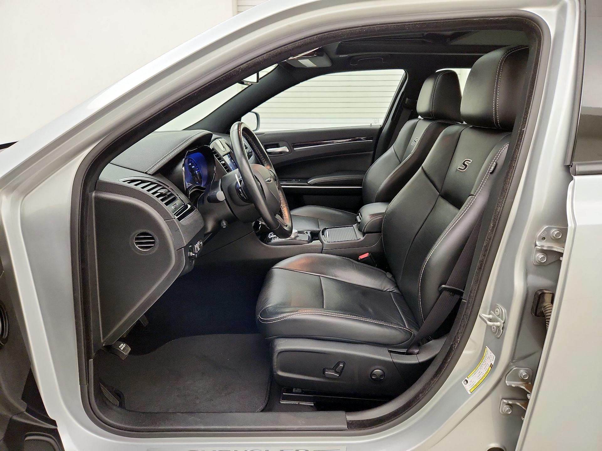 Thumbnail: 2022 Chrysler 300 - 11