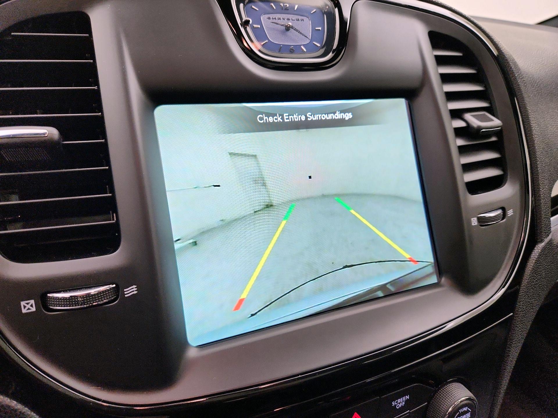 Thumbnail: 2022 Chrysler 300 - 15