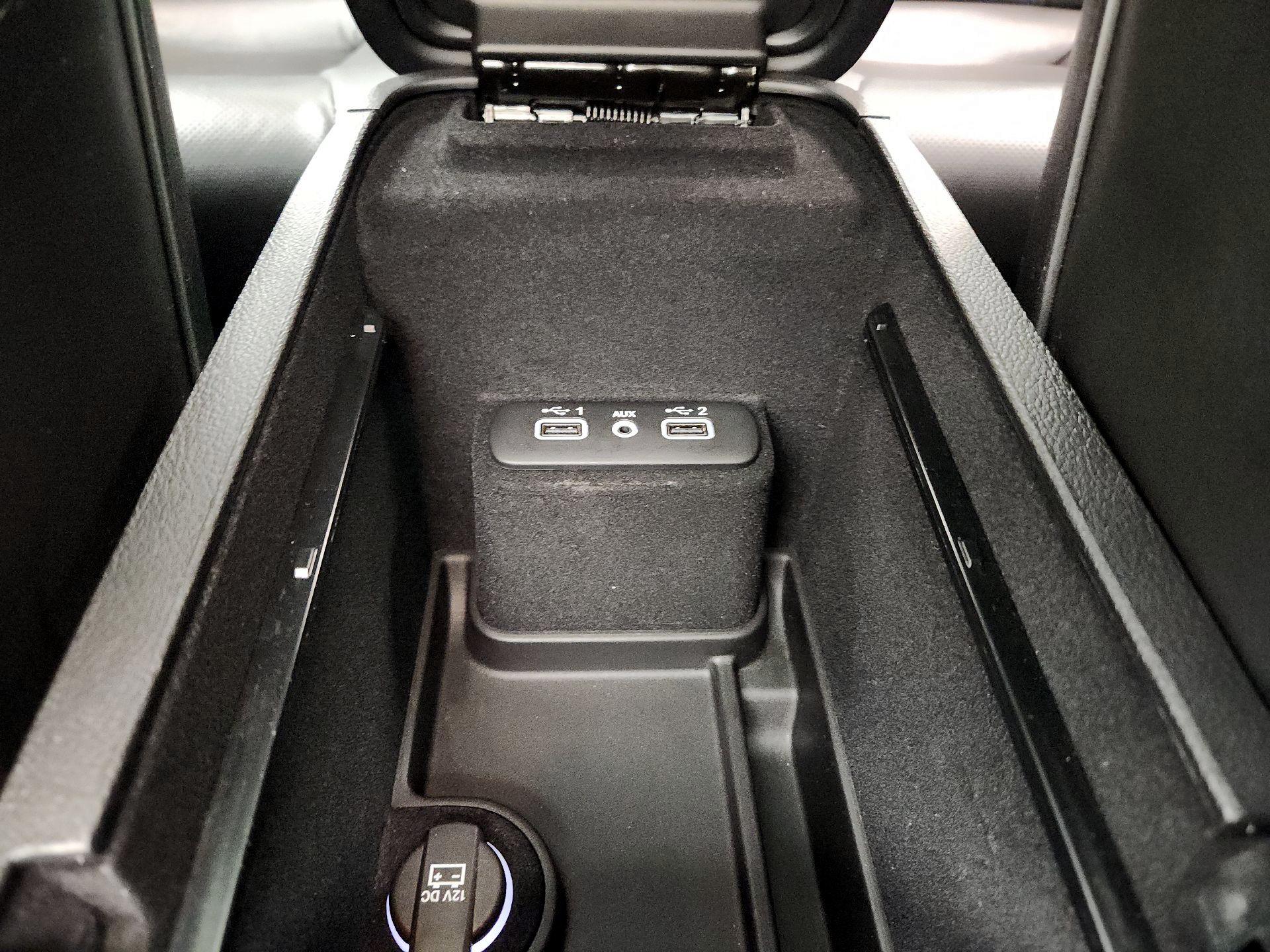 Thumbnail: 2022 Chrysler 300 - 19