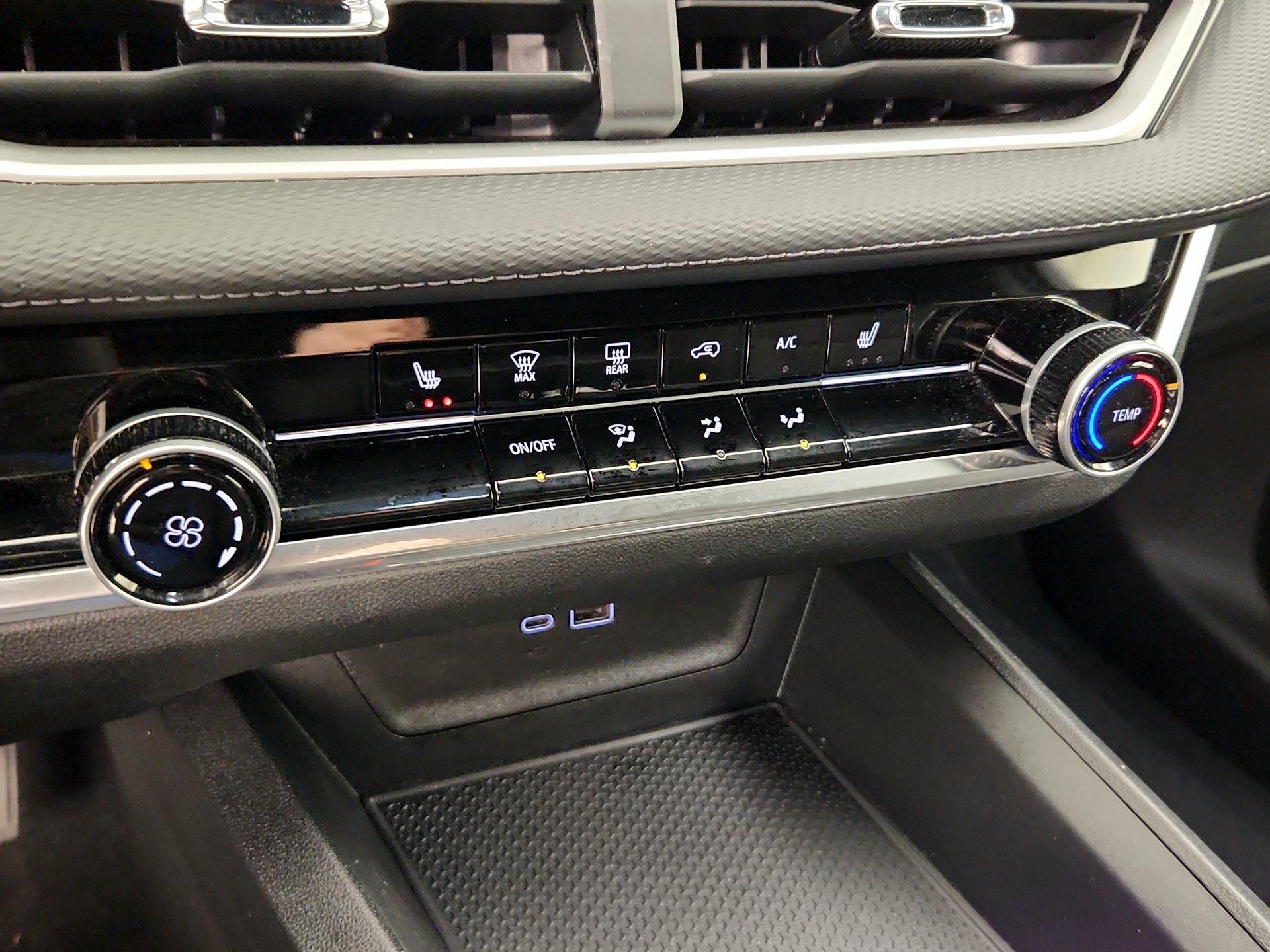 Thumbnail: 2025 Chevrolet Equinox - 17