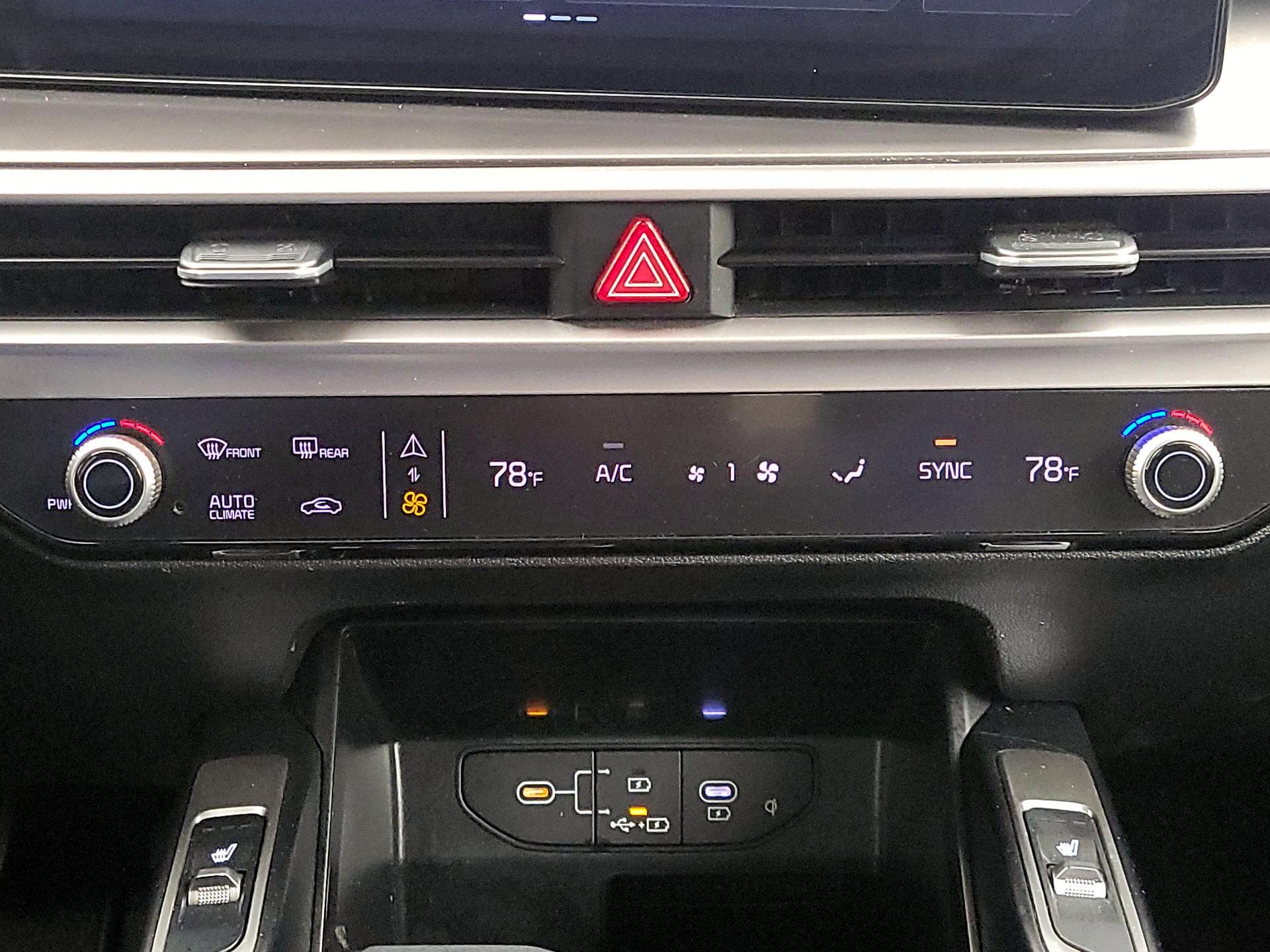 Thumbnail: 2024 Kia Sorento - 17