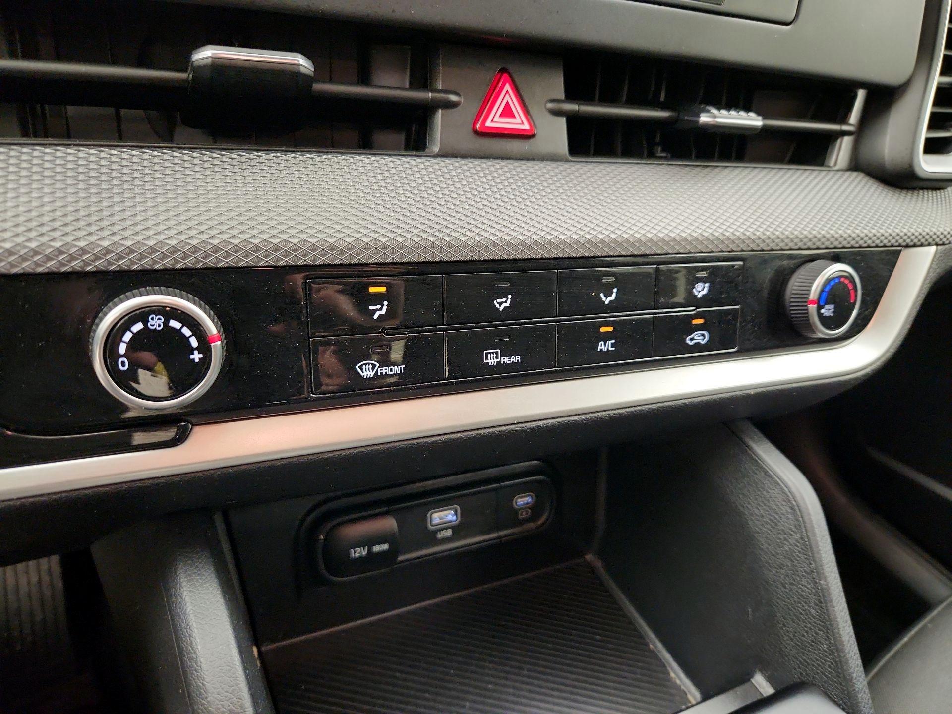 Thumbnail: 2024 Kia Sportage - 16