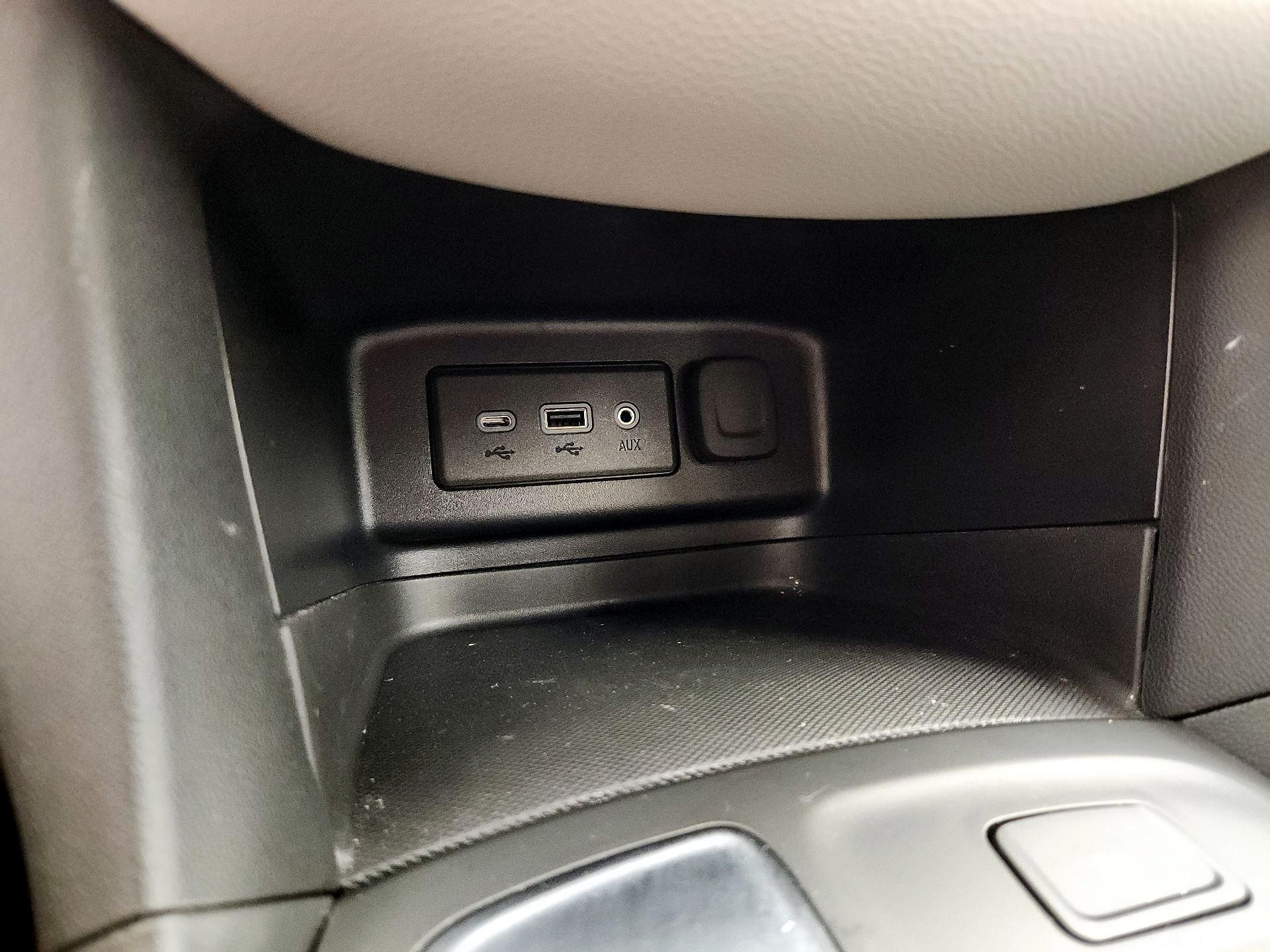 Thumbnail: 2023 Chevrolet Equinox - 18