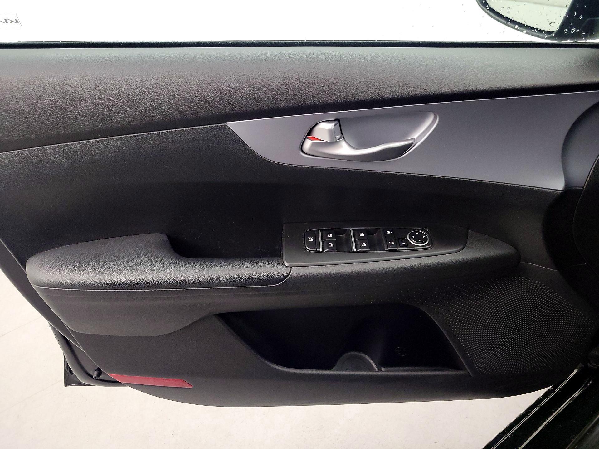 Thumbnail: 2023 Kia Forte - 12