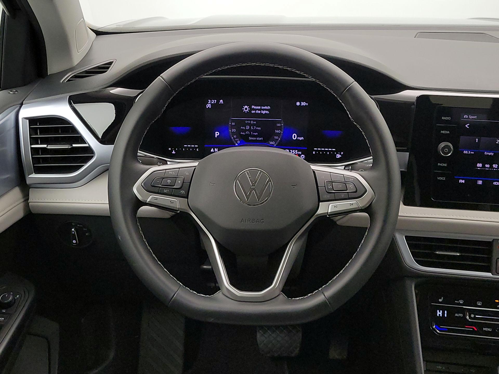 Thumbnail: 2025 Volkswagen Taos - 10