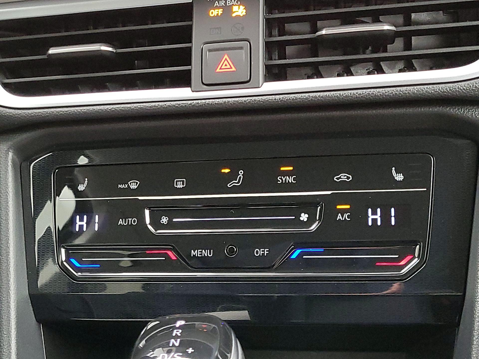 Thumbnail: 2025 Volkswagen Taos - 16