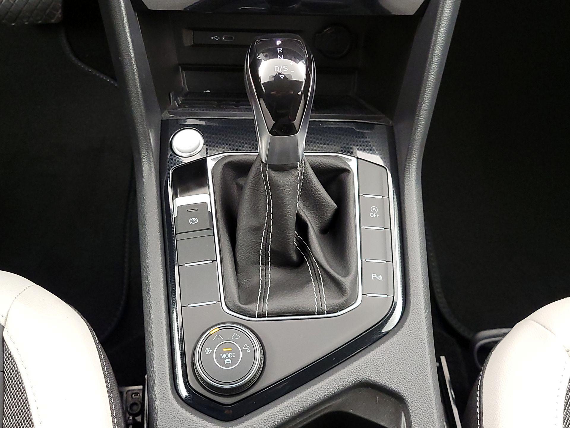 Thumbnail: 2025 Volkswagen Taos - 17