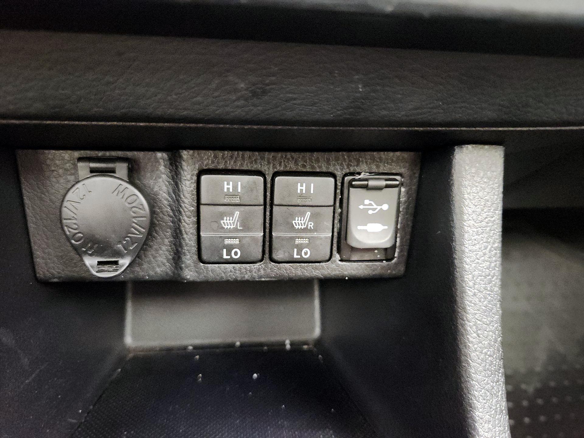 Thumbnail: 2014 Toyota Corolla - 18