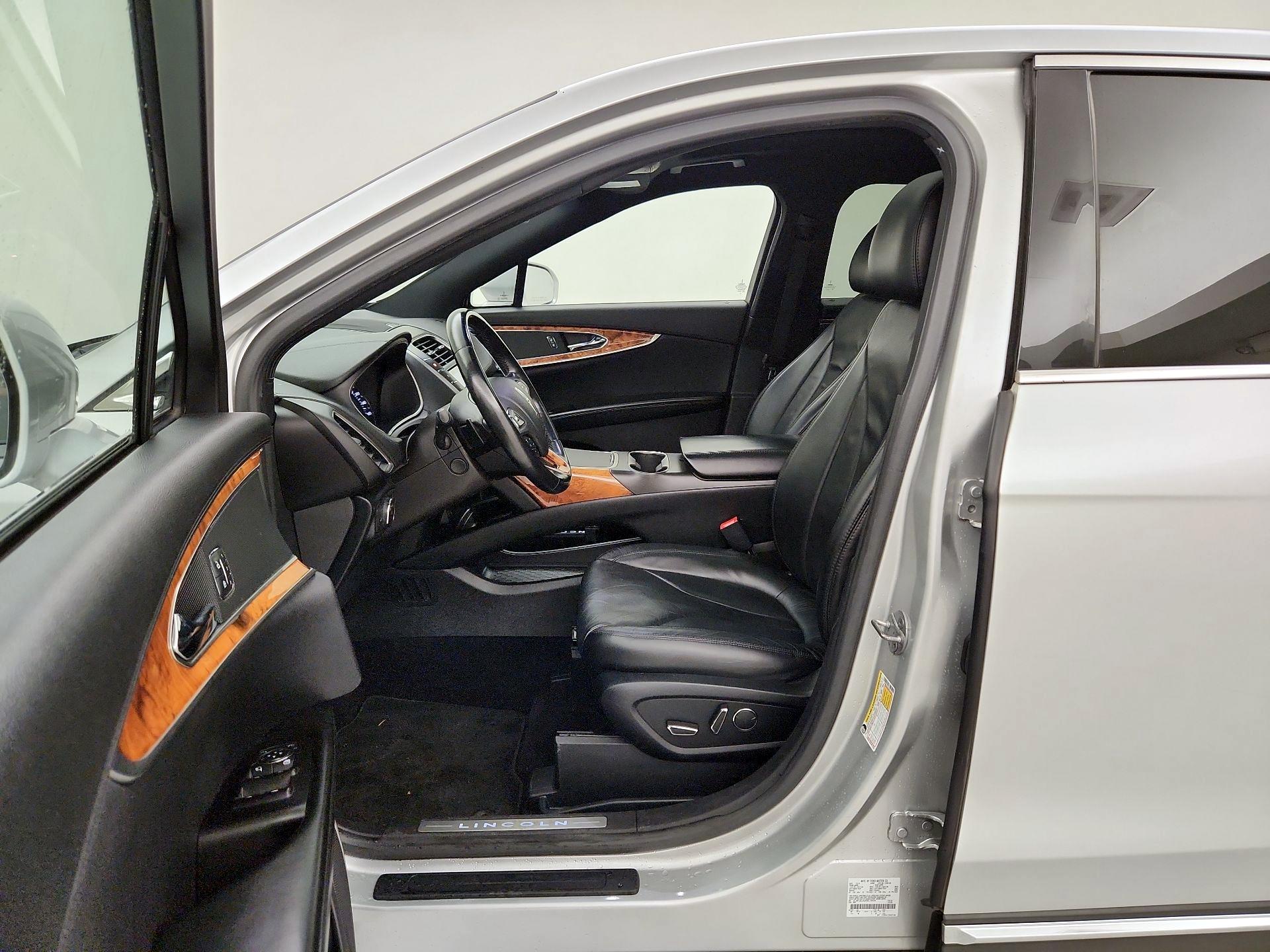 Thumbnail: 2017 Lincoln MKX - 11