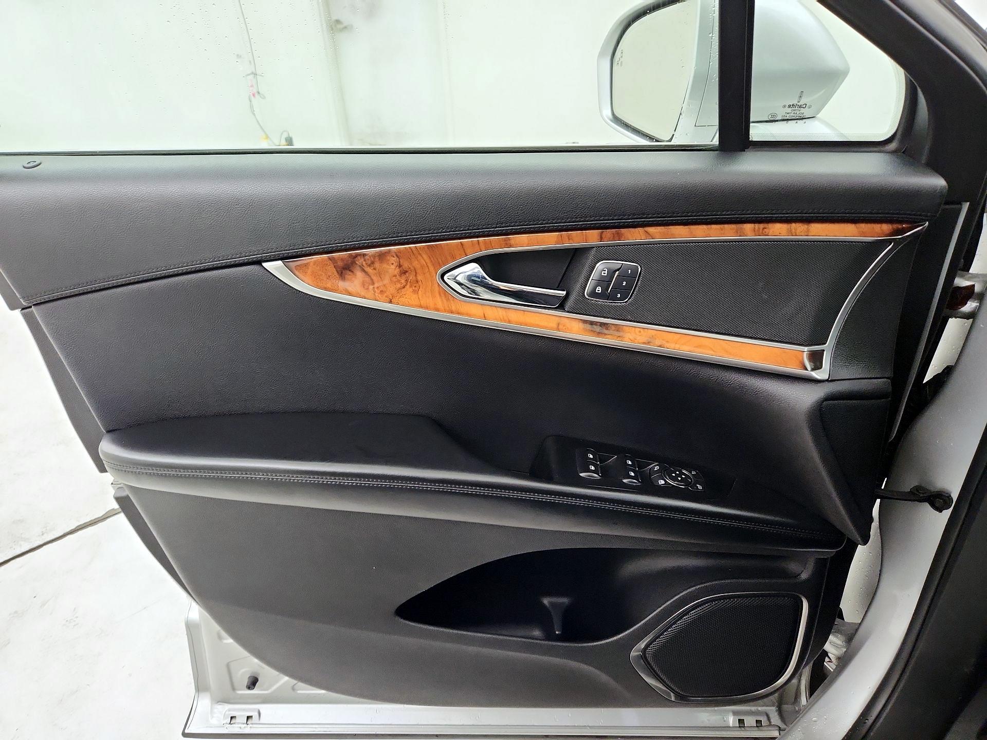 Thumbnail: 2017 Lincoln MKX - 12