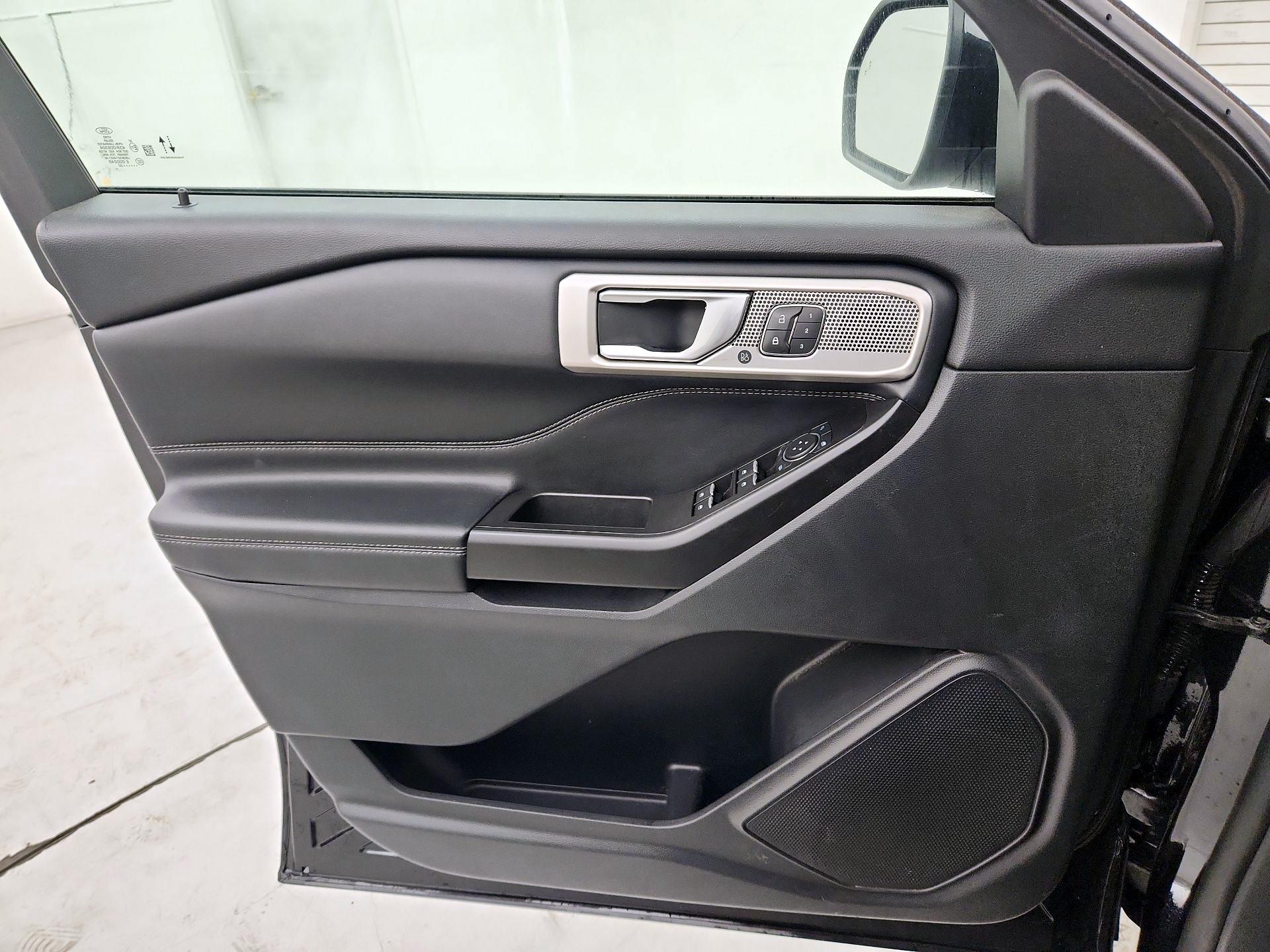Thumbnail: 2020 Ford Explorer - 12