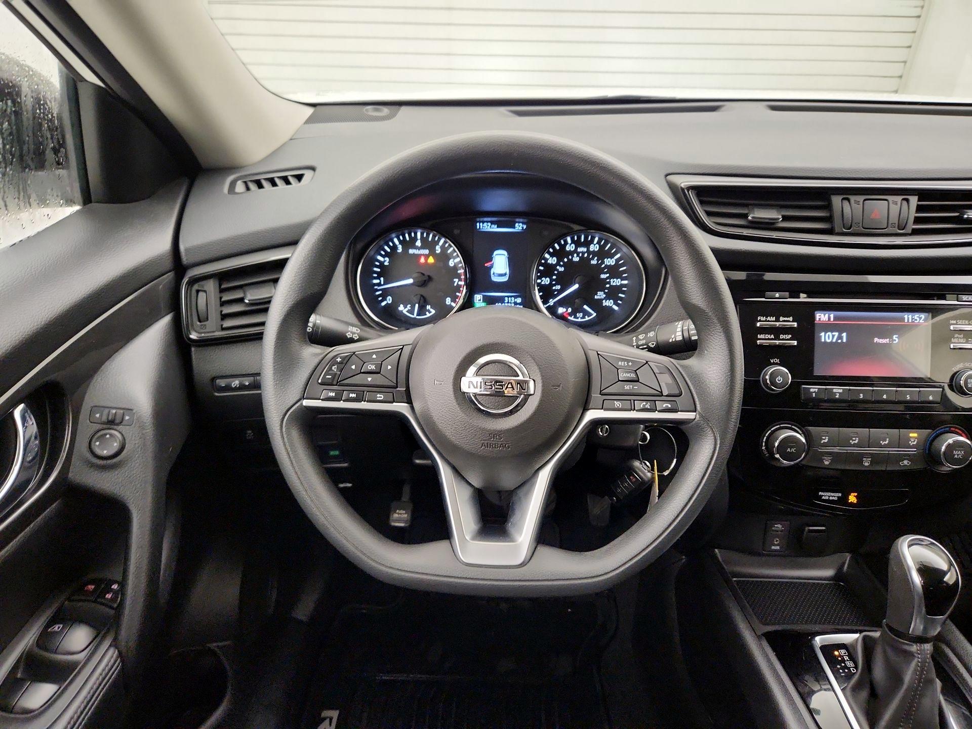 Thumbnail: 2017 Nissan Rogue - 10