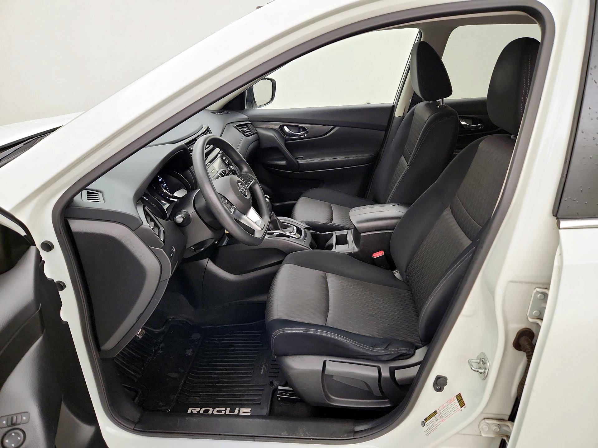 Thumbnail: 2017 Nissan Rogue - 11