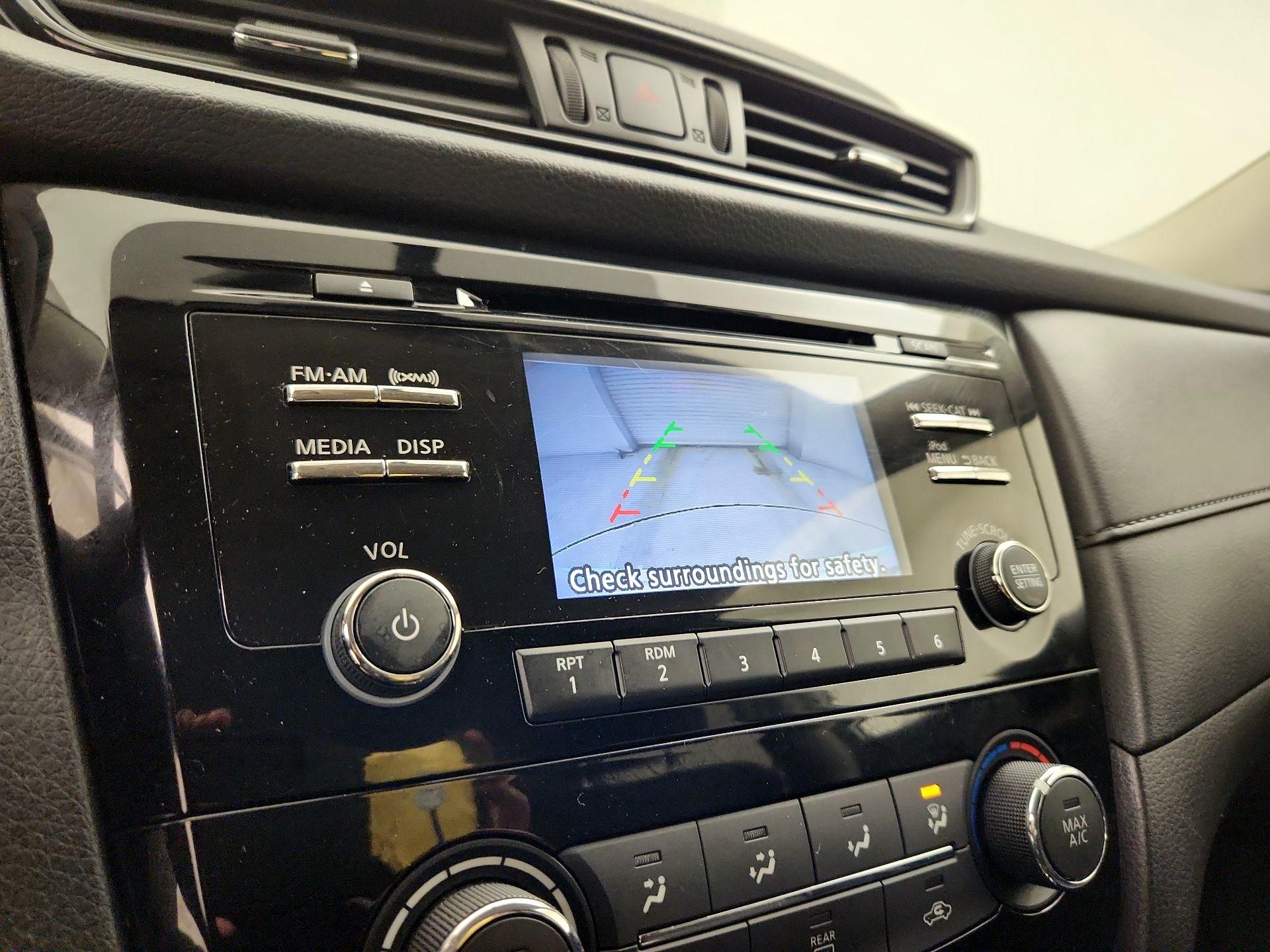 Thumbnail: 2017 Nissan Rogue - 14