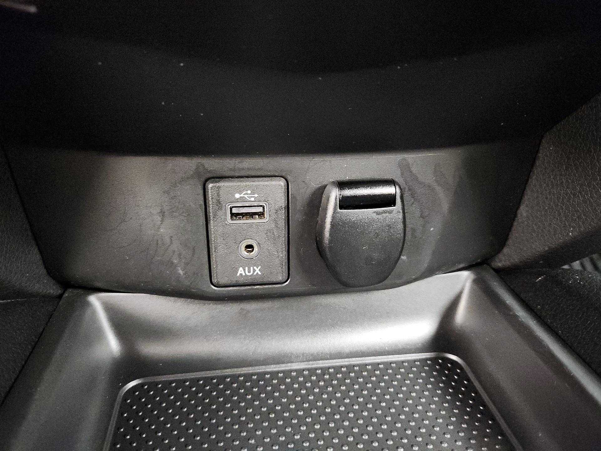 Thumbnail: 2017 Nissan Rogue - 18