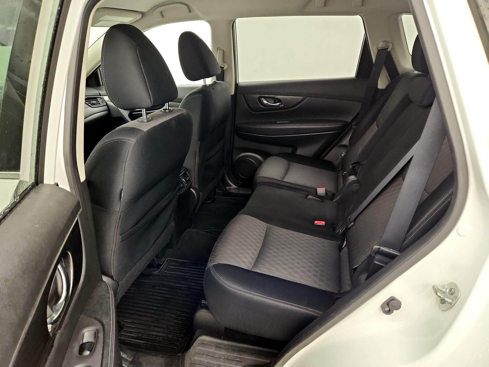 Thumbnail: 2017 Nissan Rogue - 19