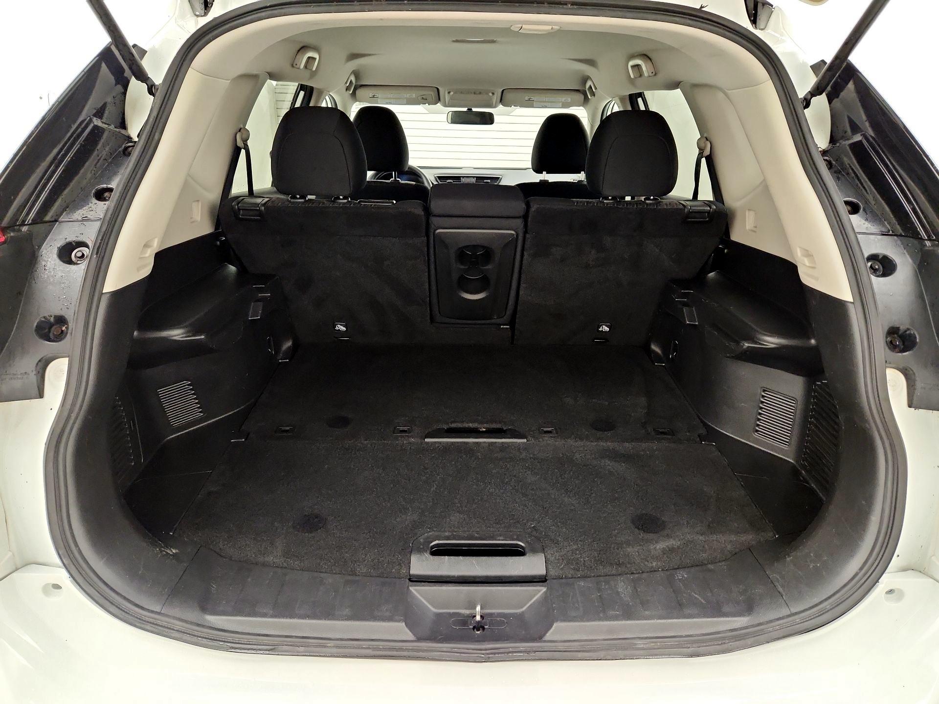 Thumbnail: 2017 Nissan Rogue - 20