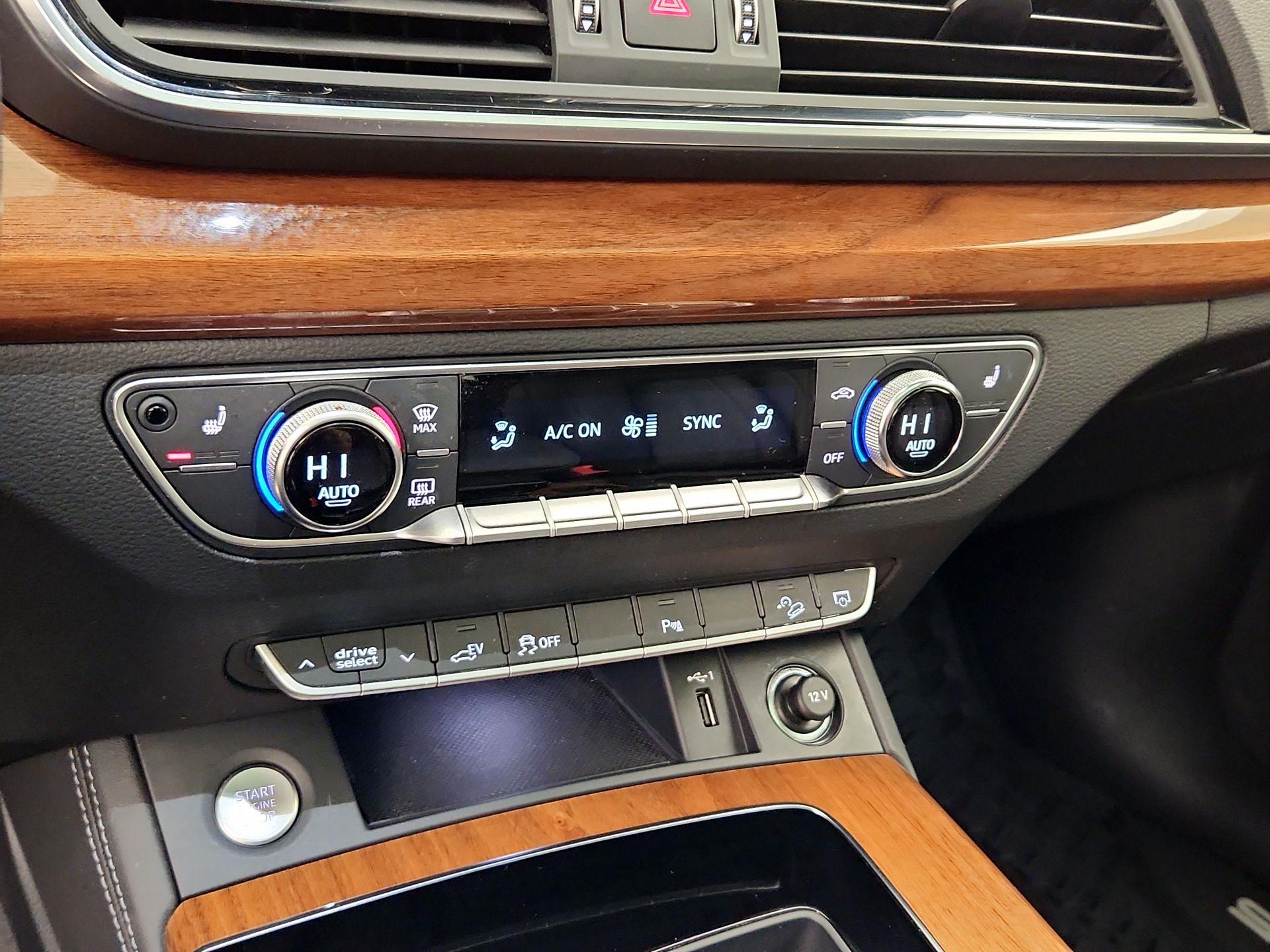 Thumbnail: 2021 Audi Q5 - 16