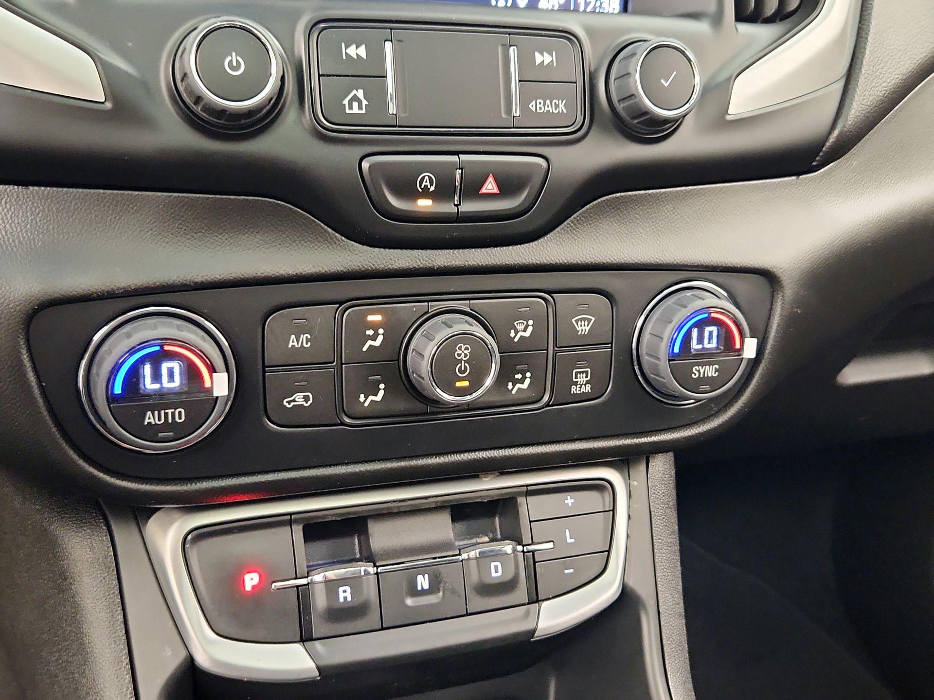 Thumbnail: 2022 GMC Terrain - 17