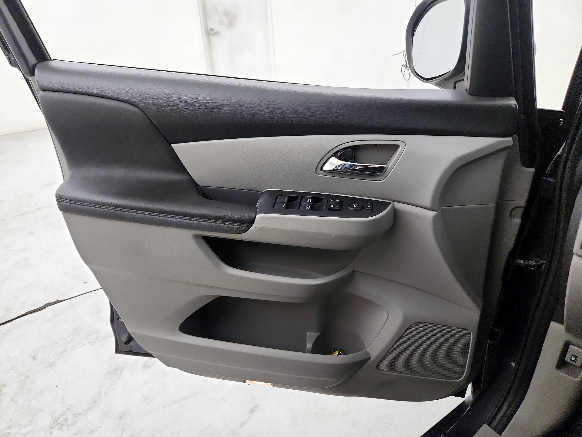 Thumbnail: 2015 Honda Odyssey - 12