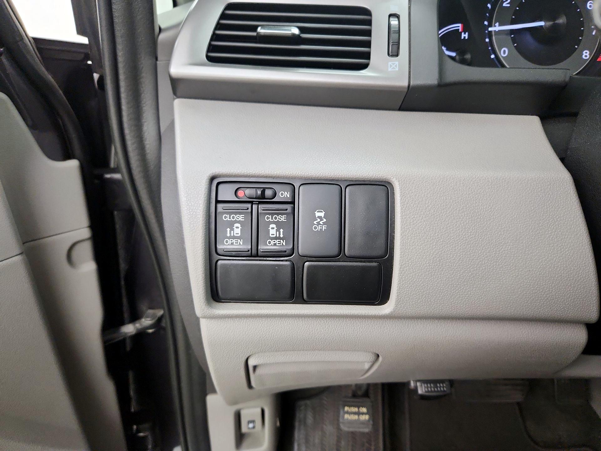 Thumbnail: 2015 Honda Odyssey - 13