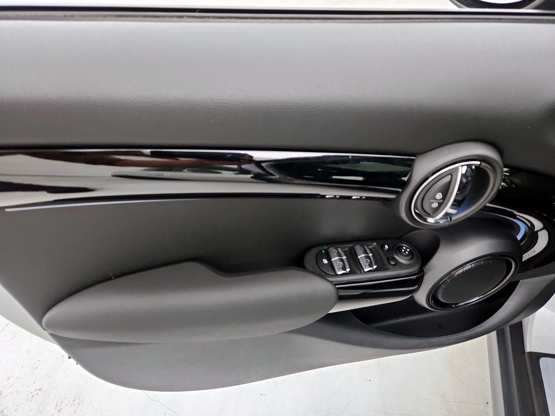 Thumbnail: 2022 MINI Cooper Hardtop - 12