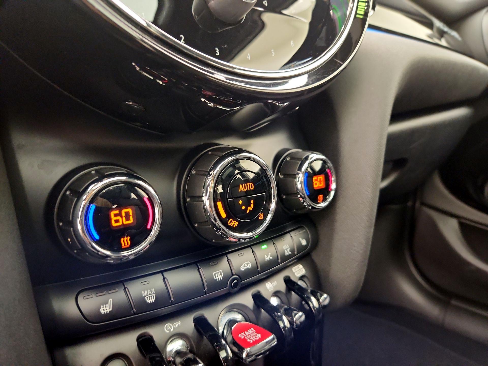 Thumbnail: 2022 MINI Cooper Hardtop - 17