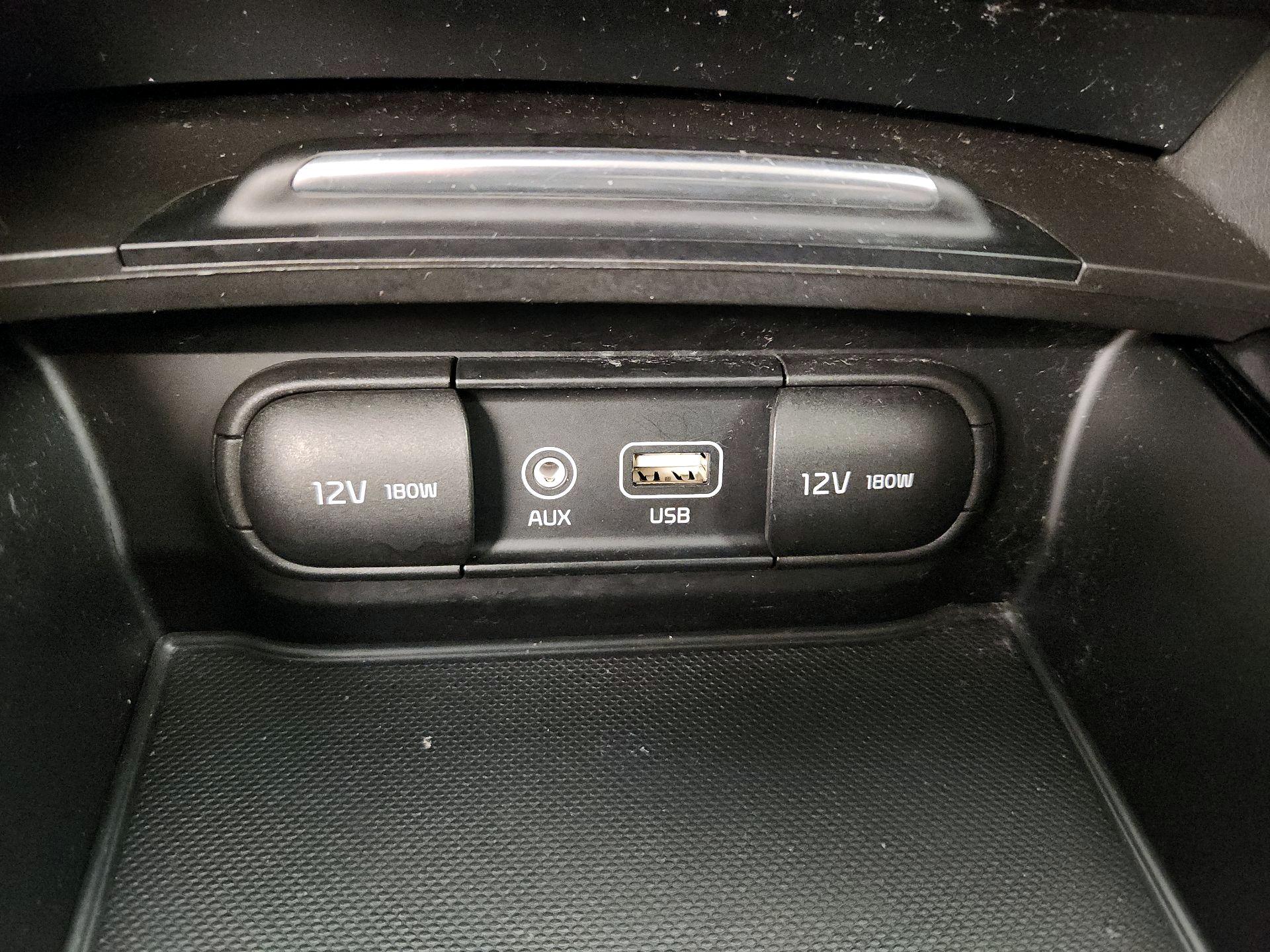 Thumbnail: 2016 Kia Optima - 18