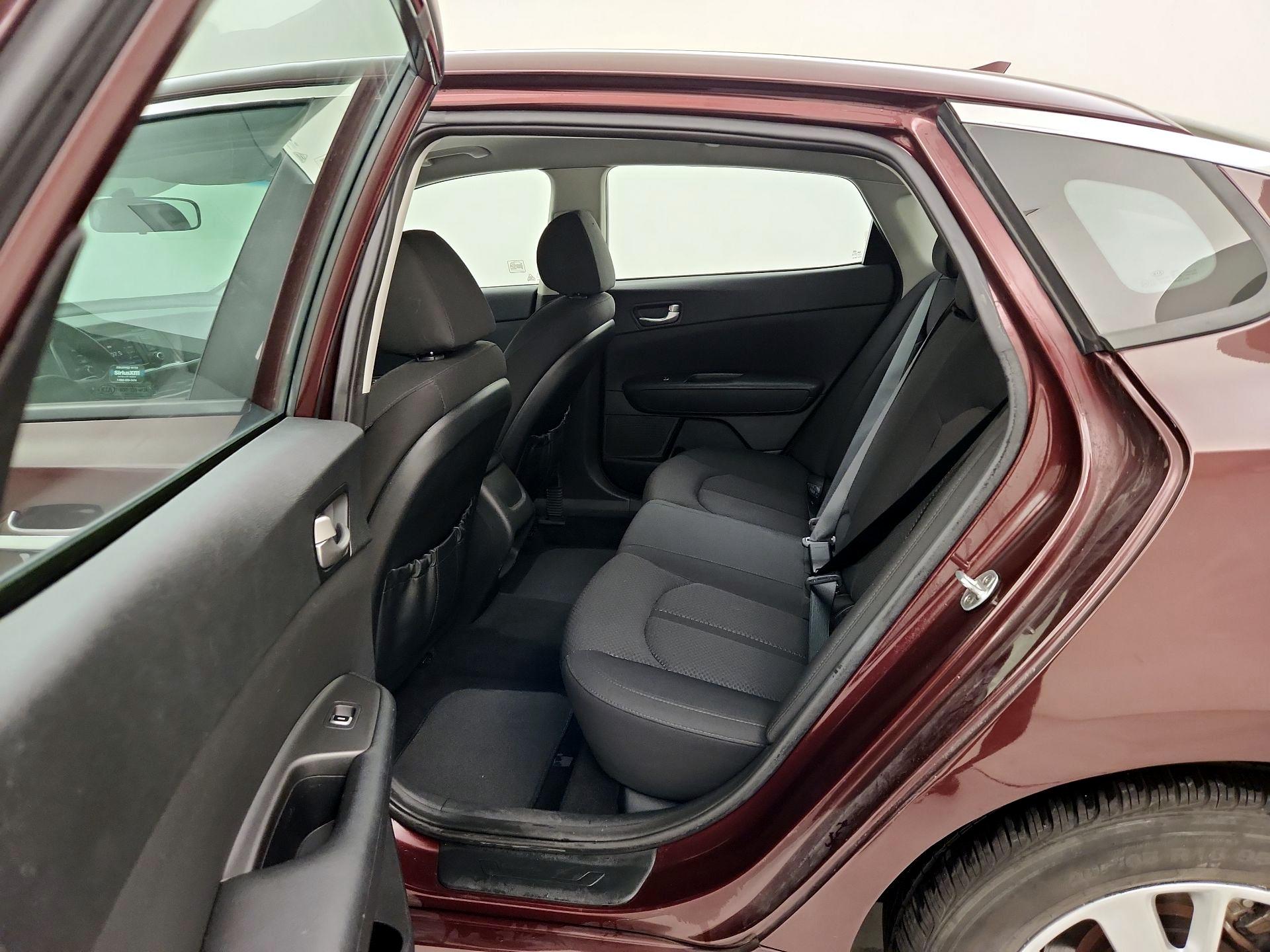 Thumbnail: 2016 Kia Optima - 19