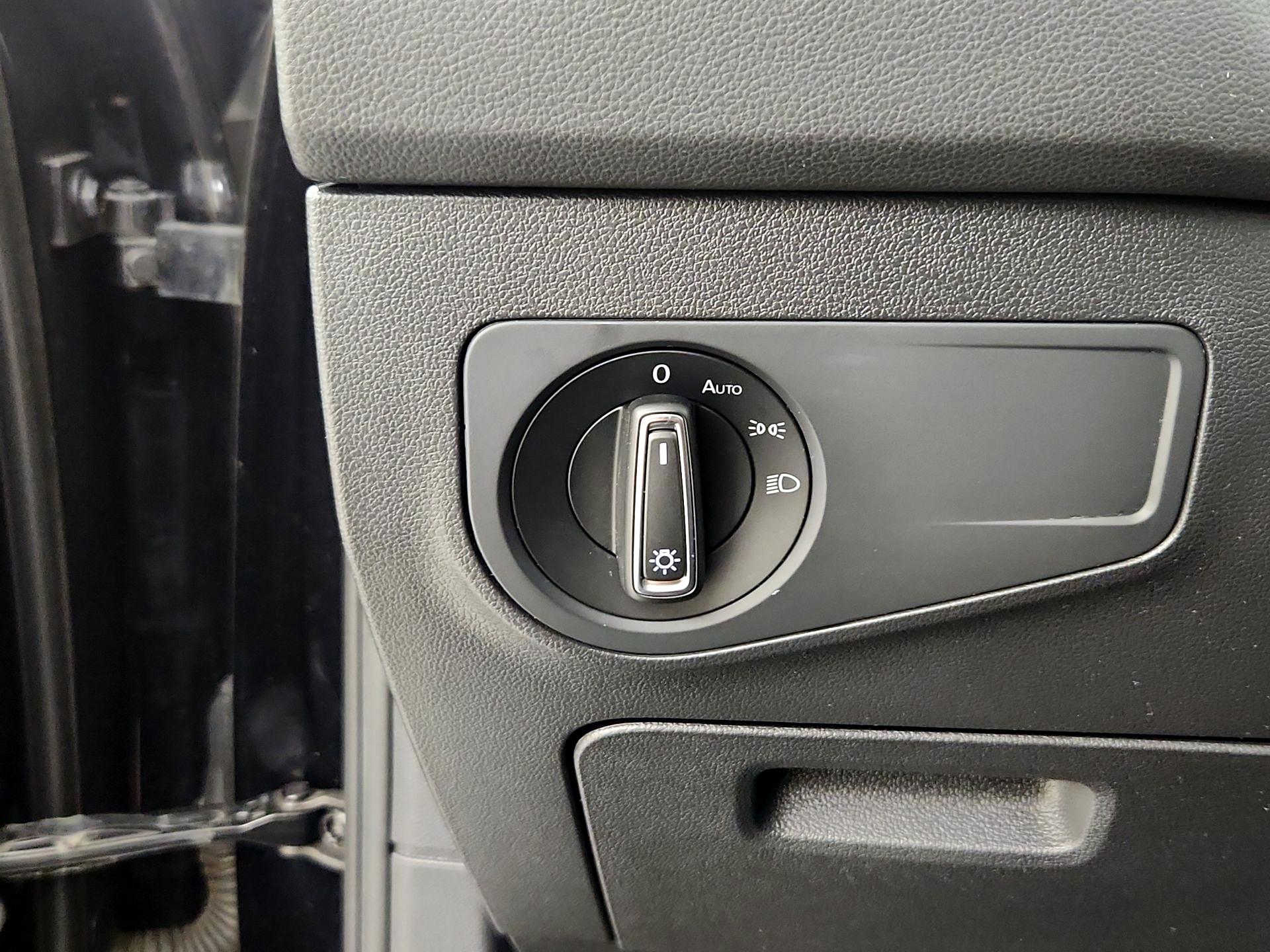 Thumbnail: 2020 Volkswagen Tiguan - 13