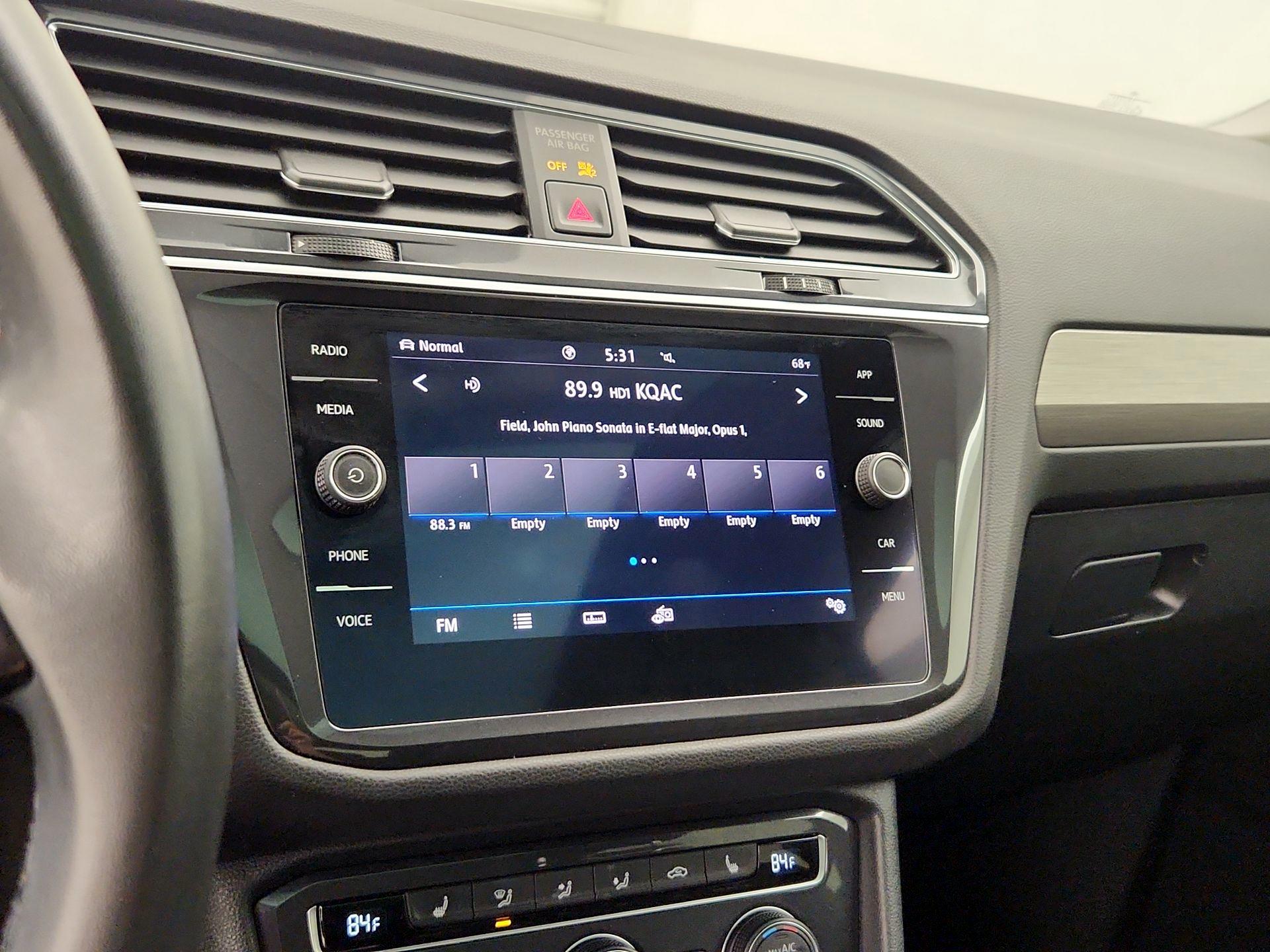 Thumbnail: 2020 Volkswagen Tiguan - 15