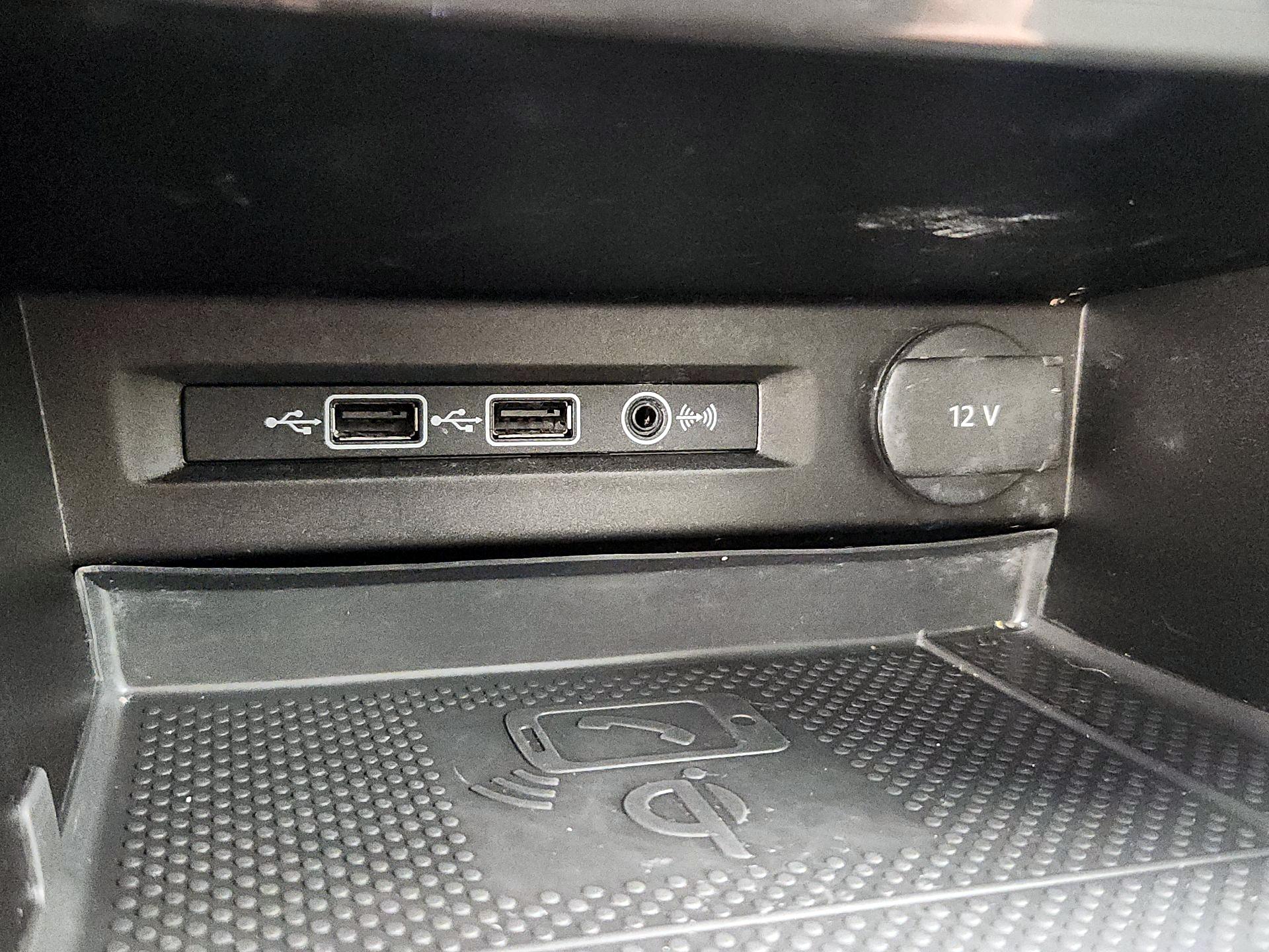 Thumbnail: 2020 Volkswagen Tiguan - 18